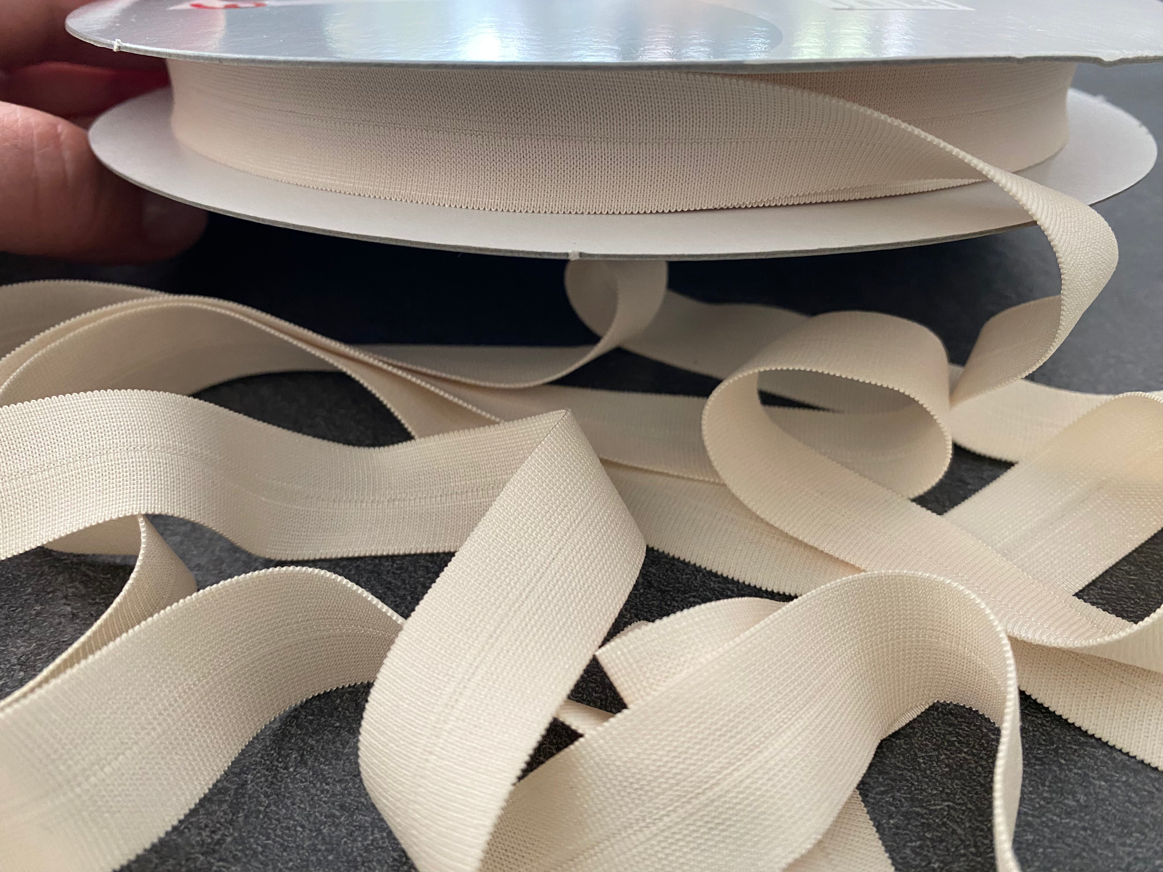 BIAIS PLAT ÉLASTIQUE LINGERIE 18mm BLANC CASSÉ - My Little Coupon