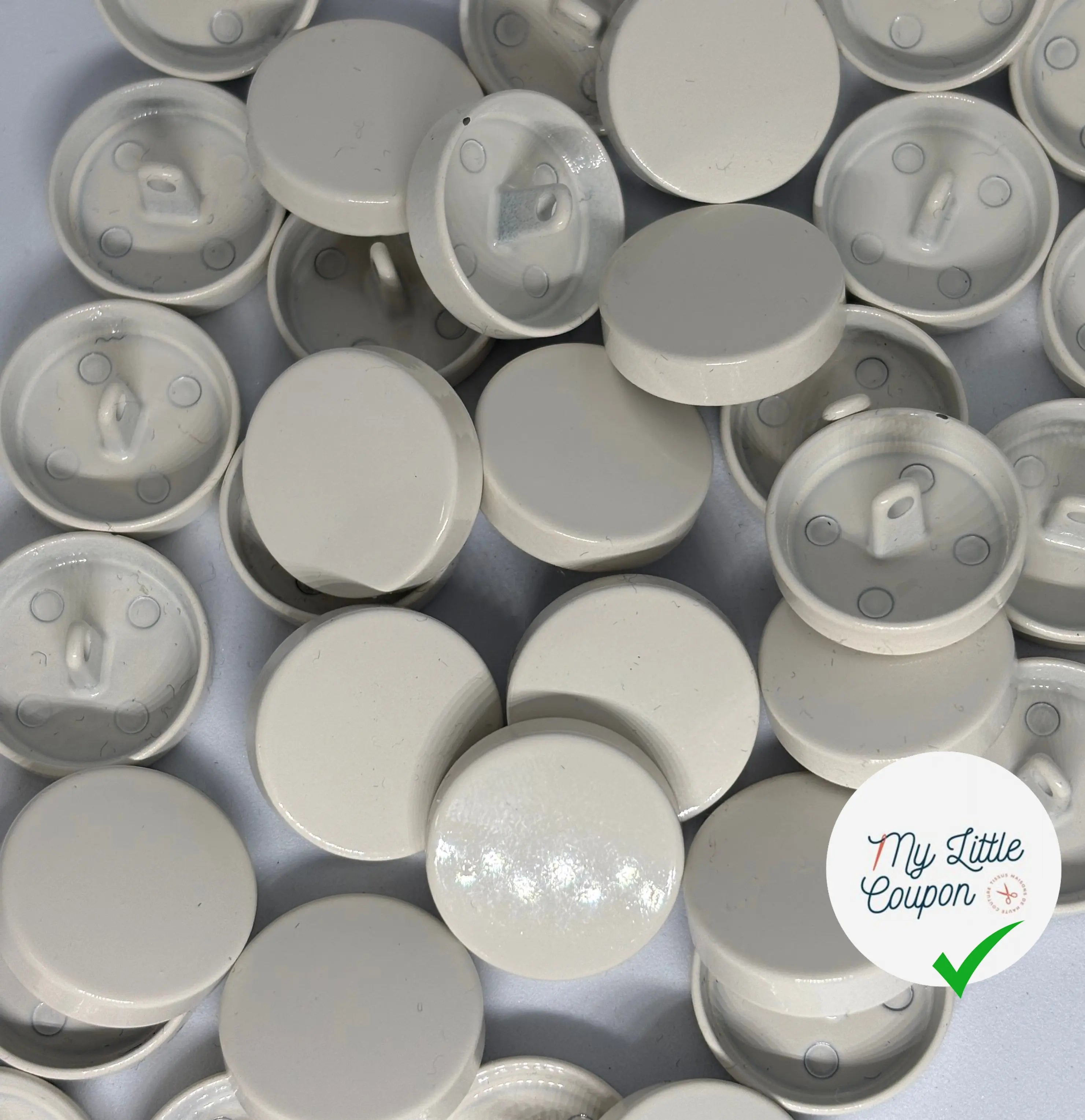 BOUTON À QUEUE EN FER BLANC CASSÉ 23MM - LOT DE 6 - My Little Coupon