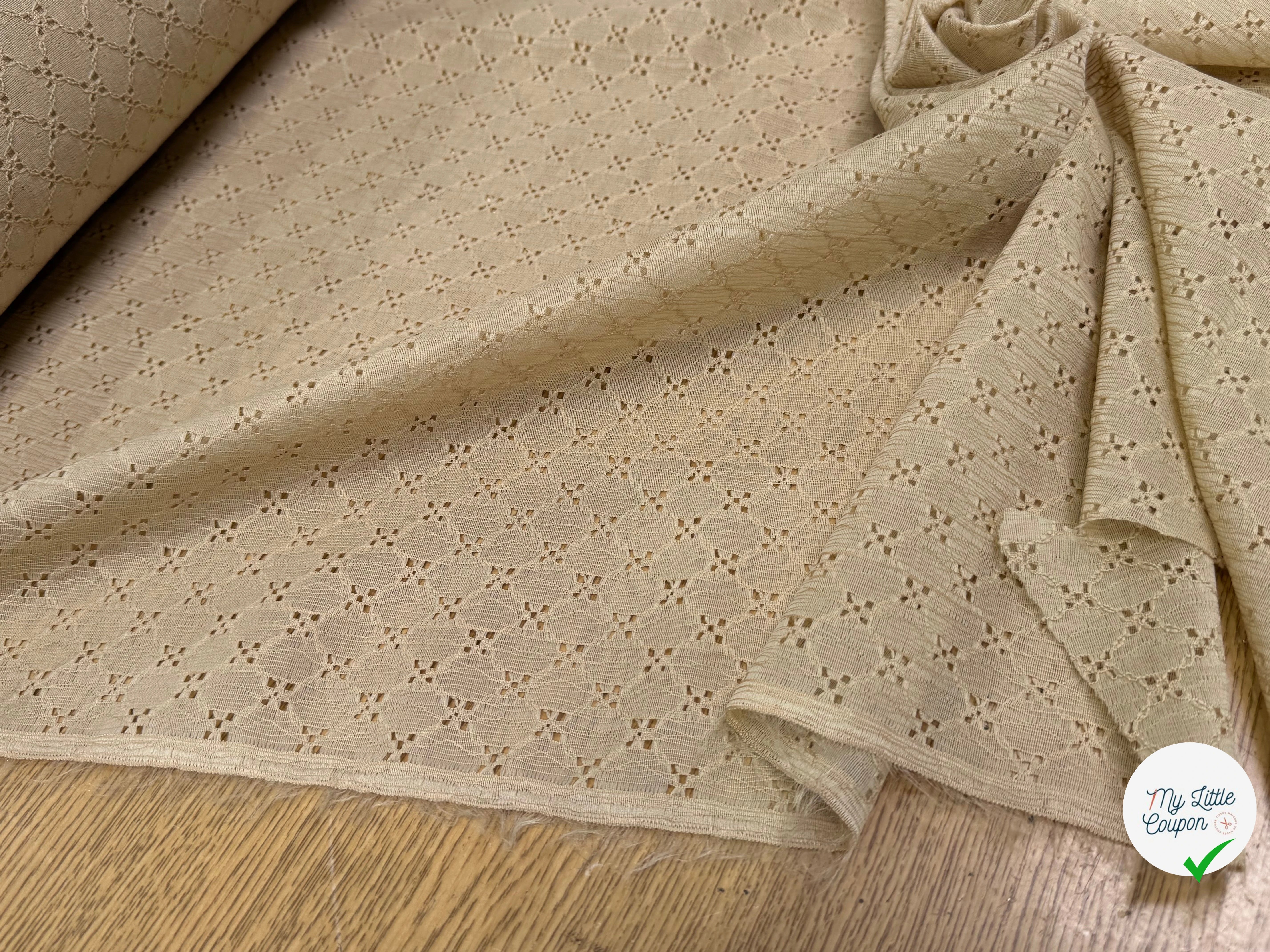 BRODERIE ANGLAISE BEIGE - My Little Coupon
