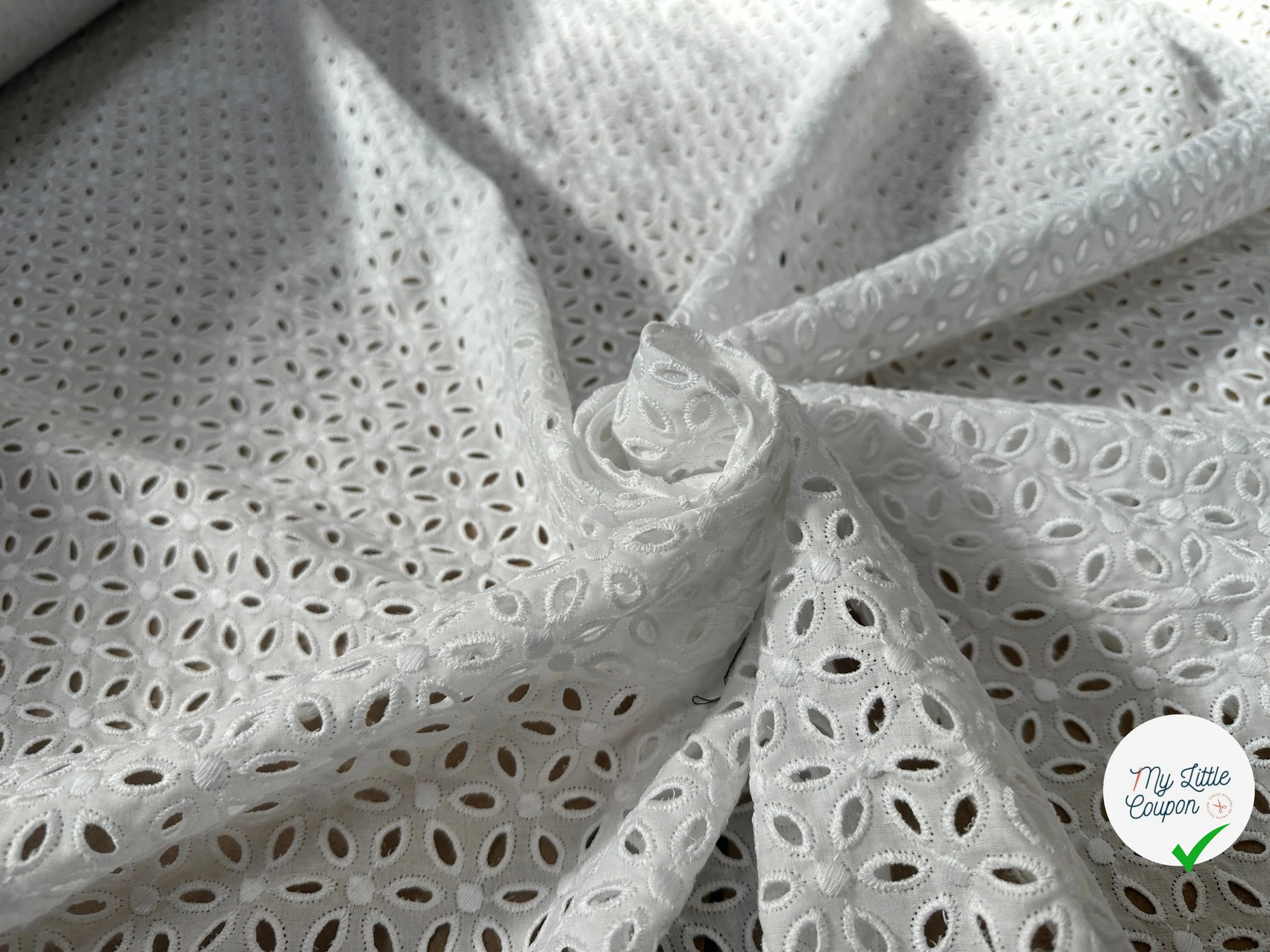 BRODERIE ANGLAISE COTON D'UN BLANC ECLATANT - My Little Coupon