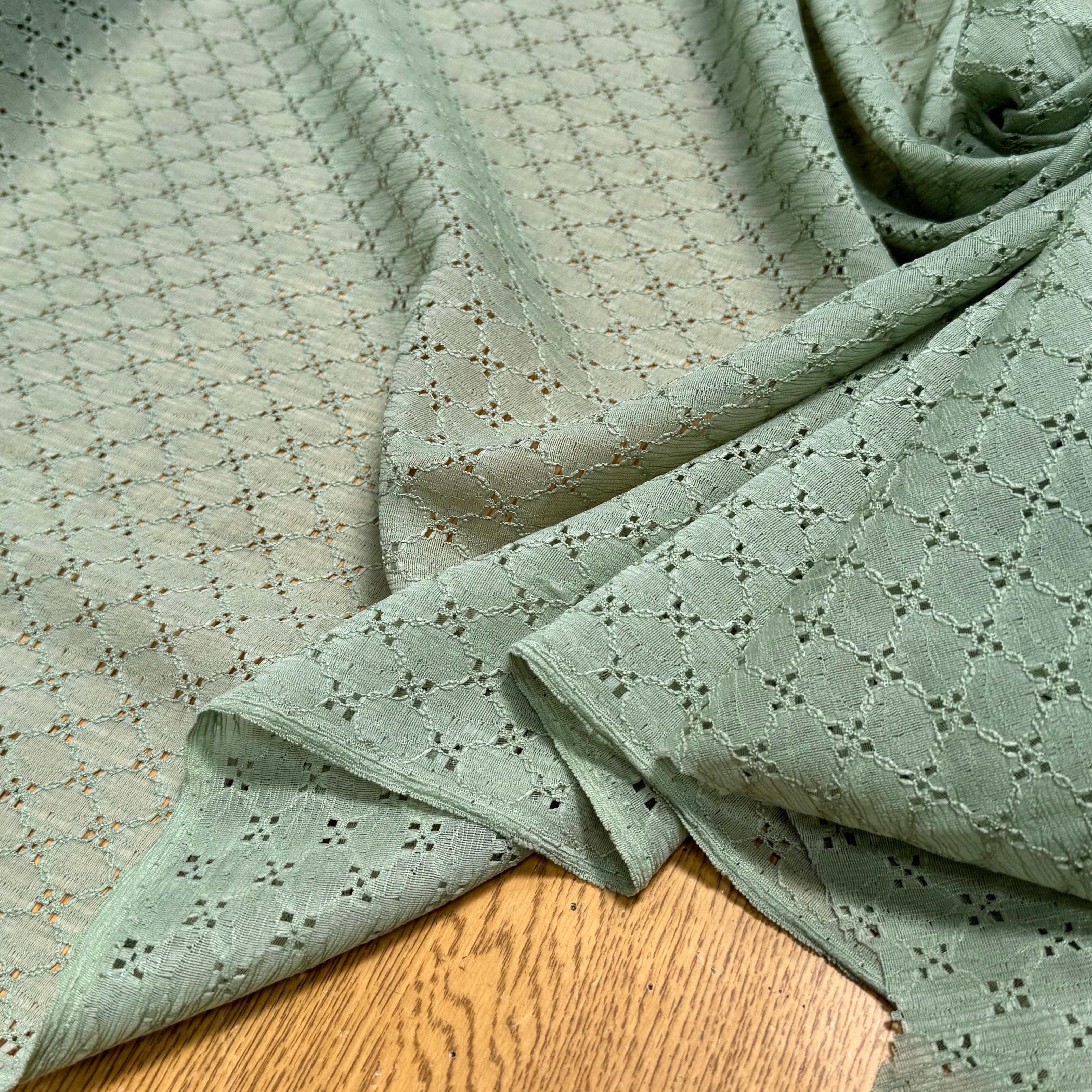 BRODERIE ANGLAISE VERT CÉLADON - My Little Coupon
