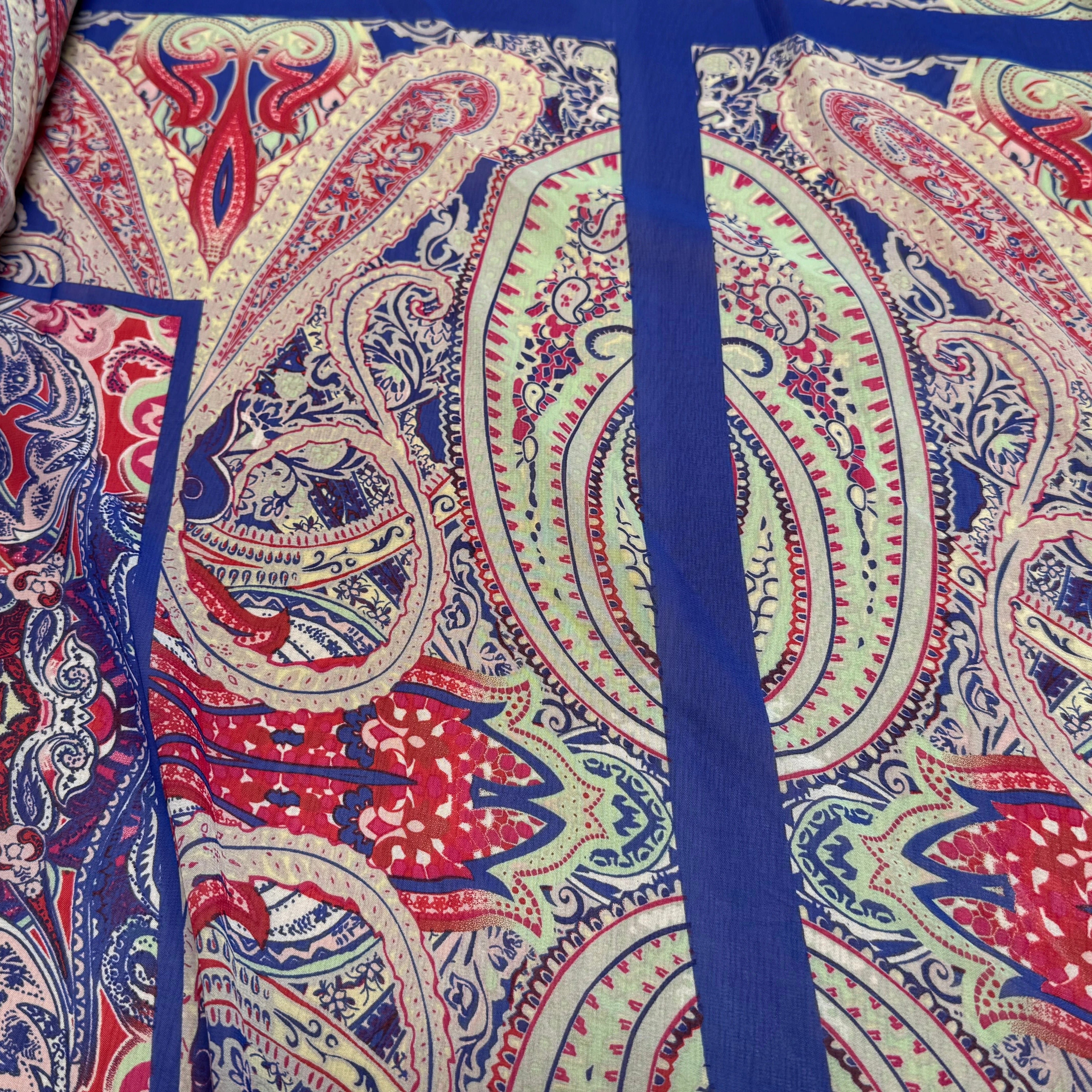 CHIFFON IMPRIMÉ GRAPHIQUE FOND BLEU PANNEAU - My Little Coupon