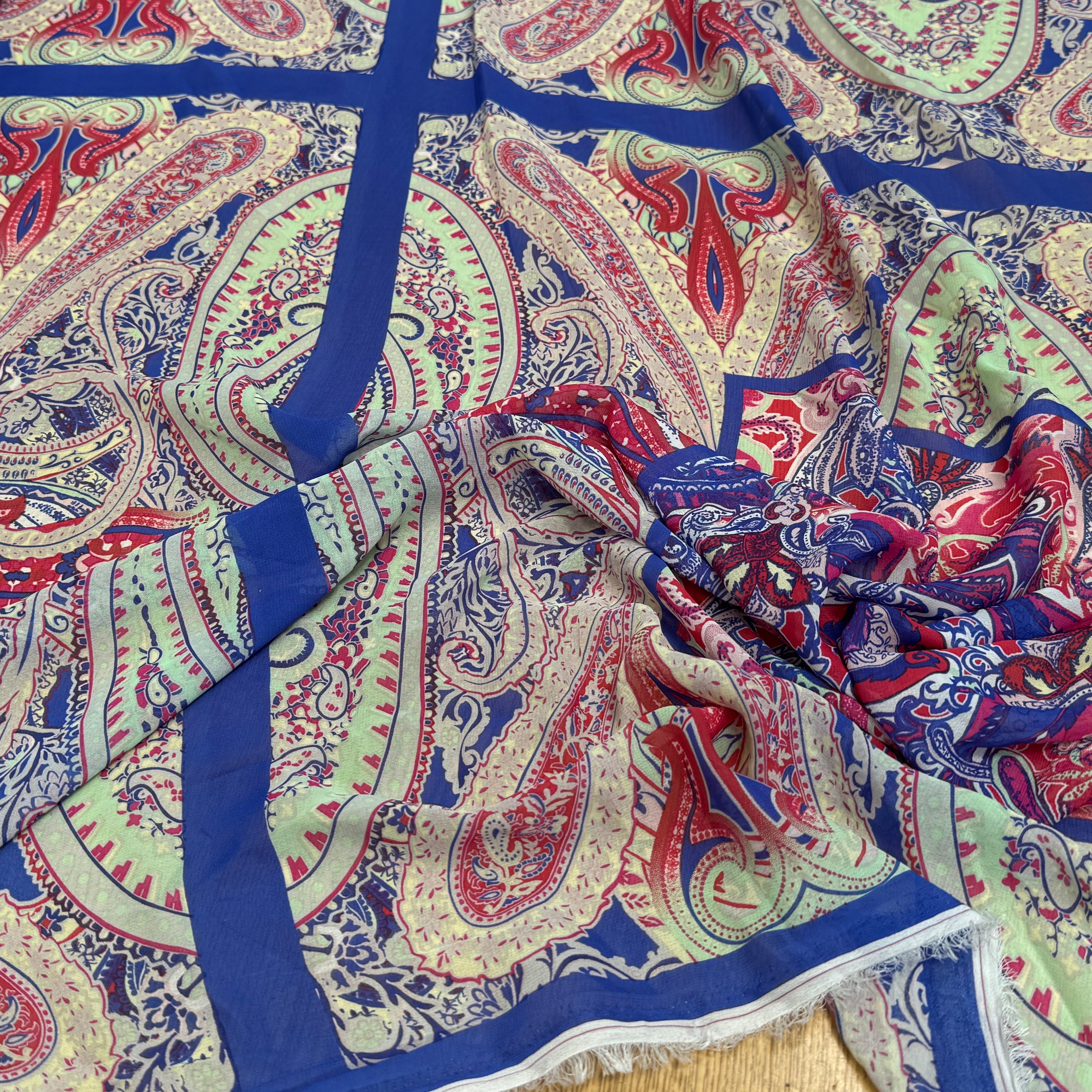 CHIFFON IMPRIMÉ GRAPHIQUE FOND BLEU PANNEAU - My Little Coupon