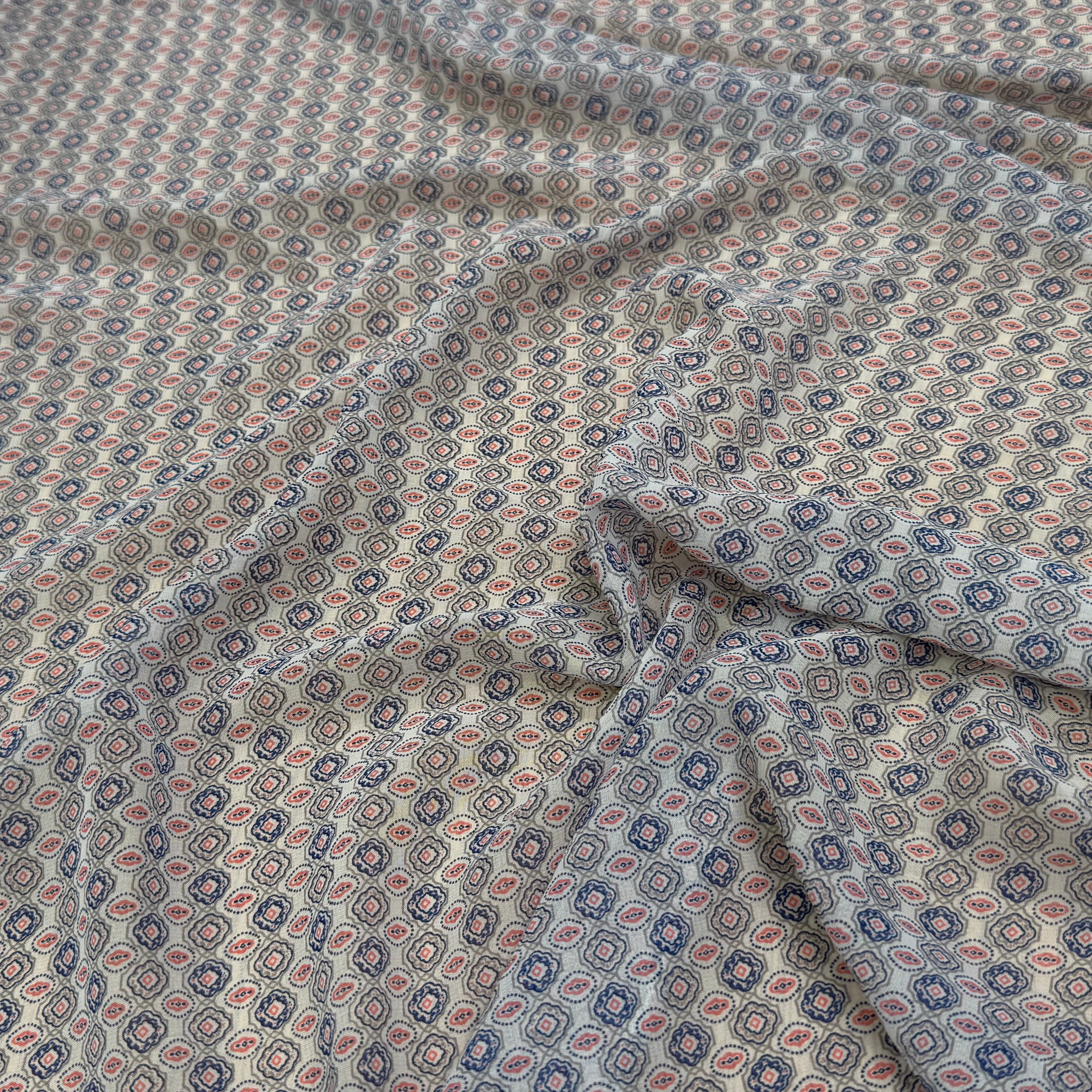 CHIFFON PRINTED FOND CASSÉ MOTIFS ABSTRAITS - My Little Coupon