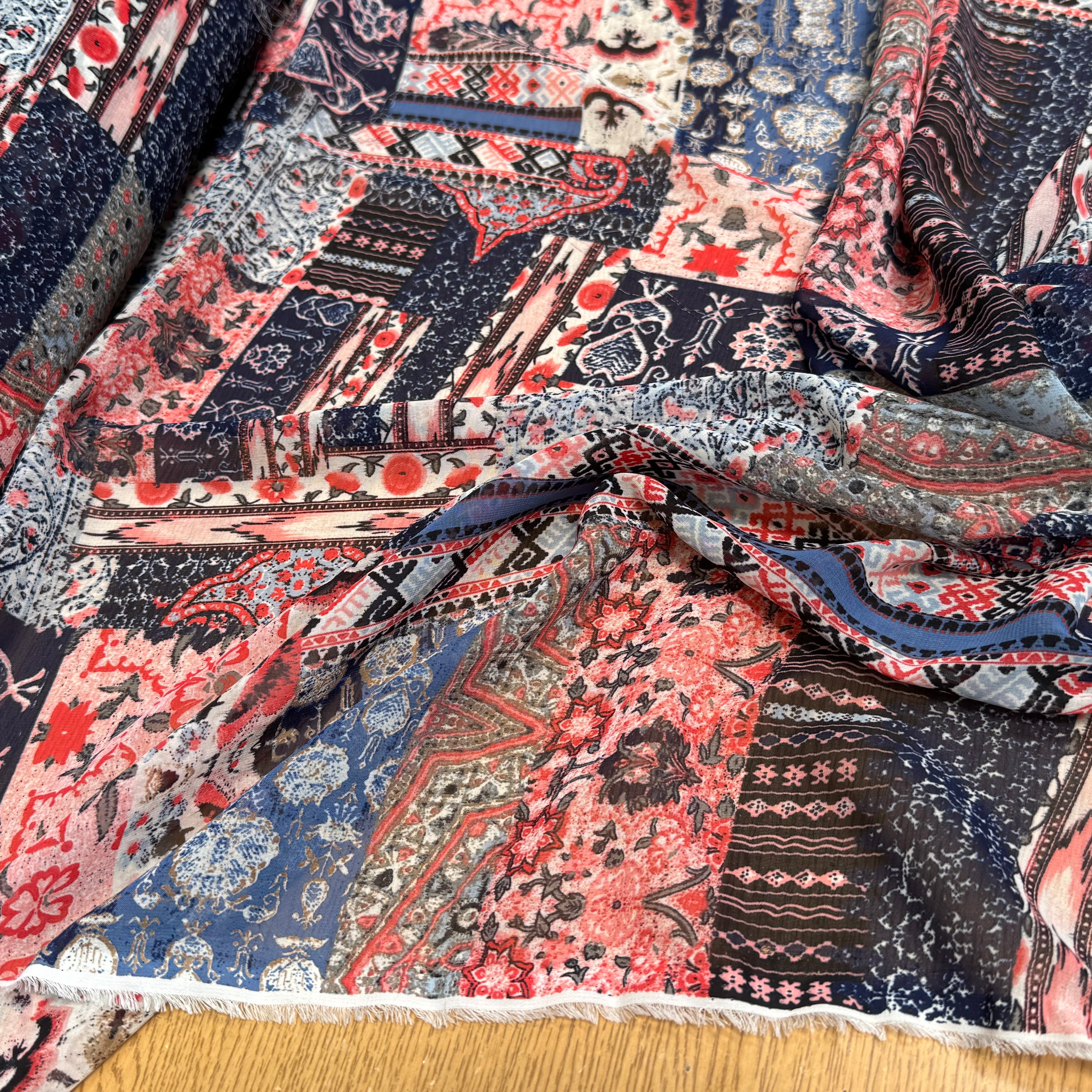 CHIFFON PRINTED LONDON BRICK MULTICOLORES - My Little Coupon