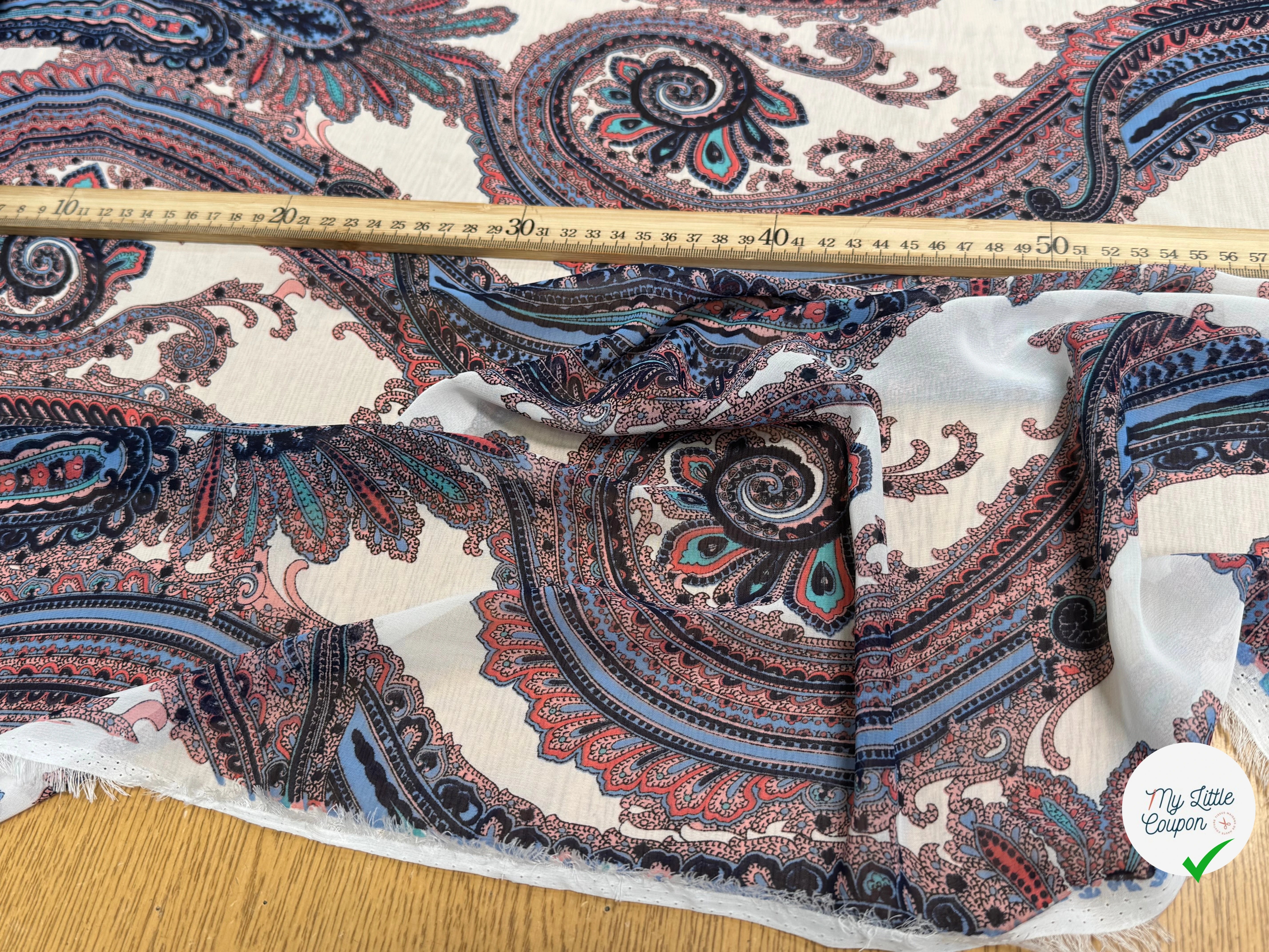 CHIFFON PRINTED MOTIFS ABSTRAITS MULTICOLORES FOND ÉCRU - My Little Coupon