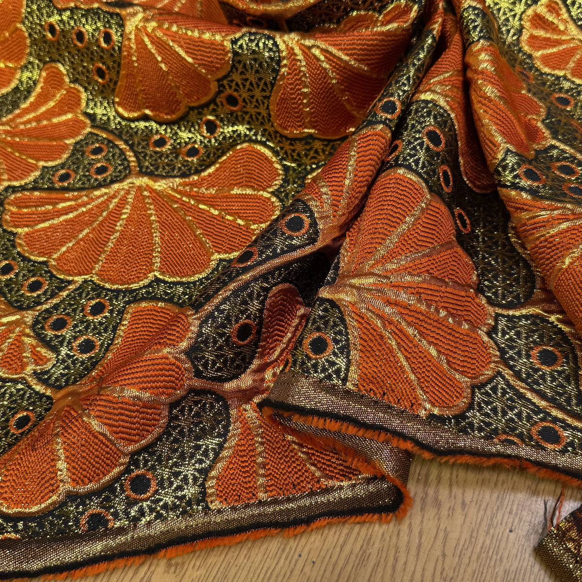BROCART ARGENTÉ FEUILLAGES ORANGE GOLD - My Little Coupon