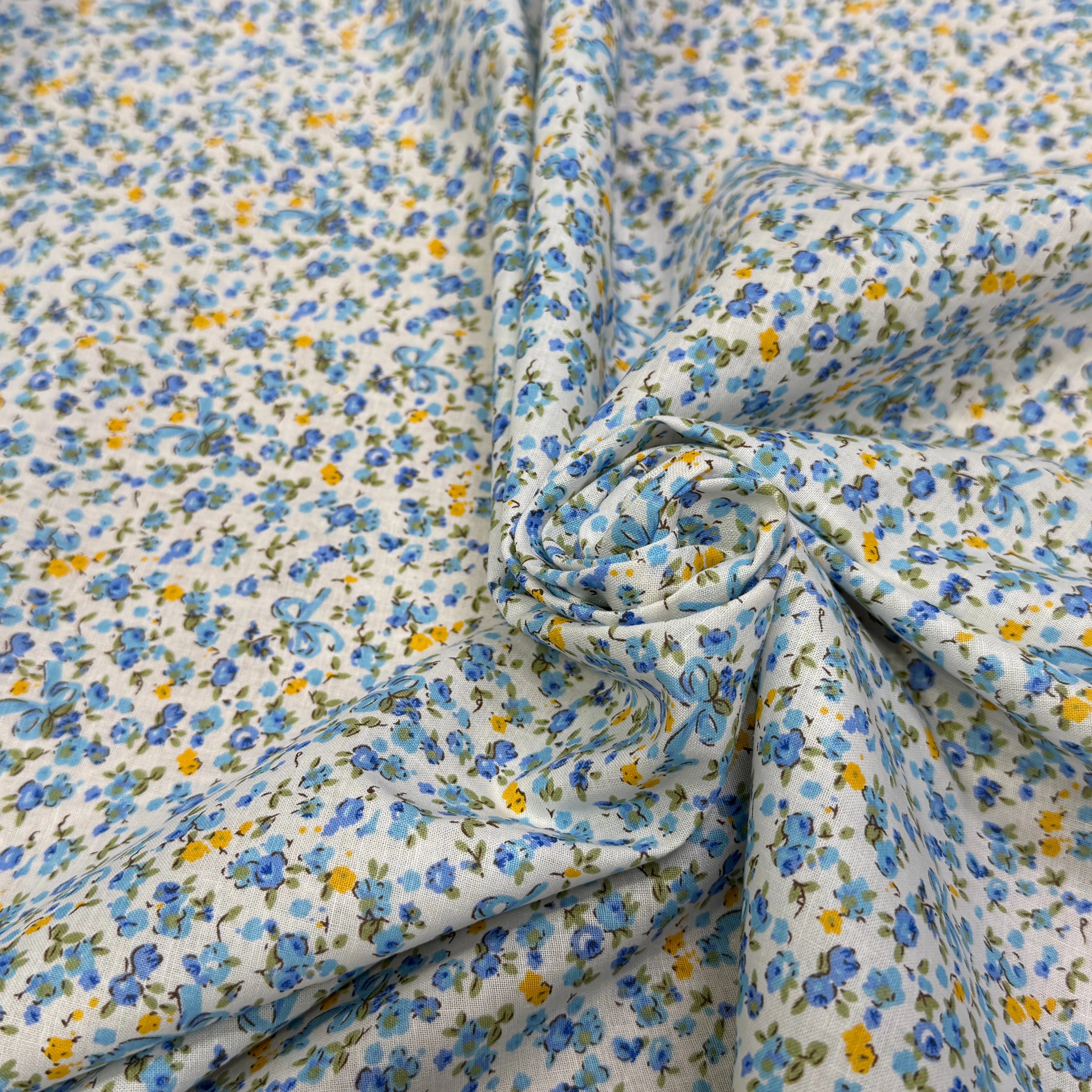 COTON FLEURS JAUNE BLEU FOND BLANC - My Little Coupon