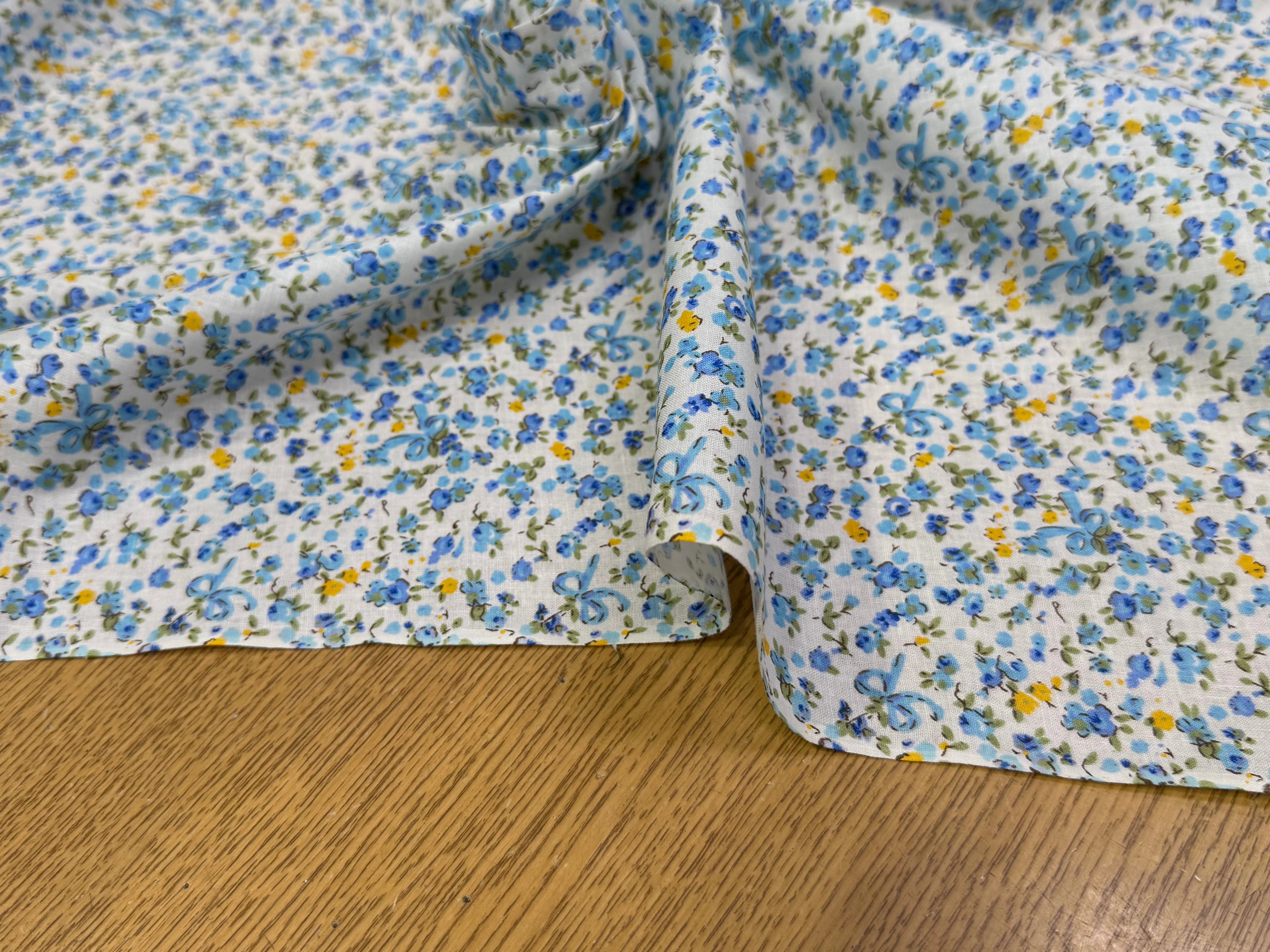 COTON FLEURS JAUNE BLEU FOND BLANC - My Little Coupon