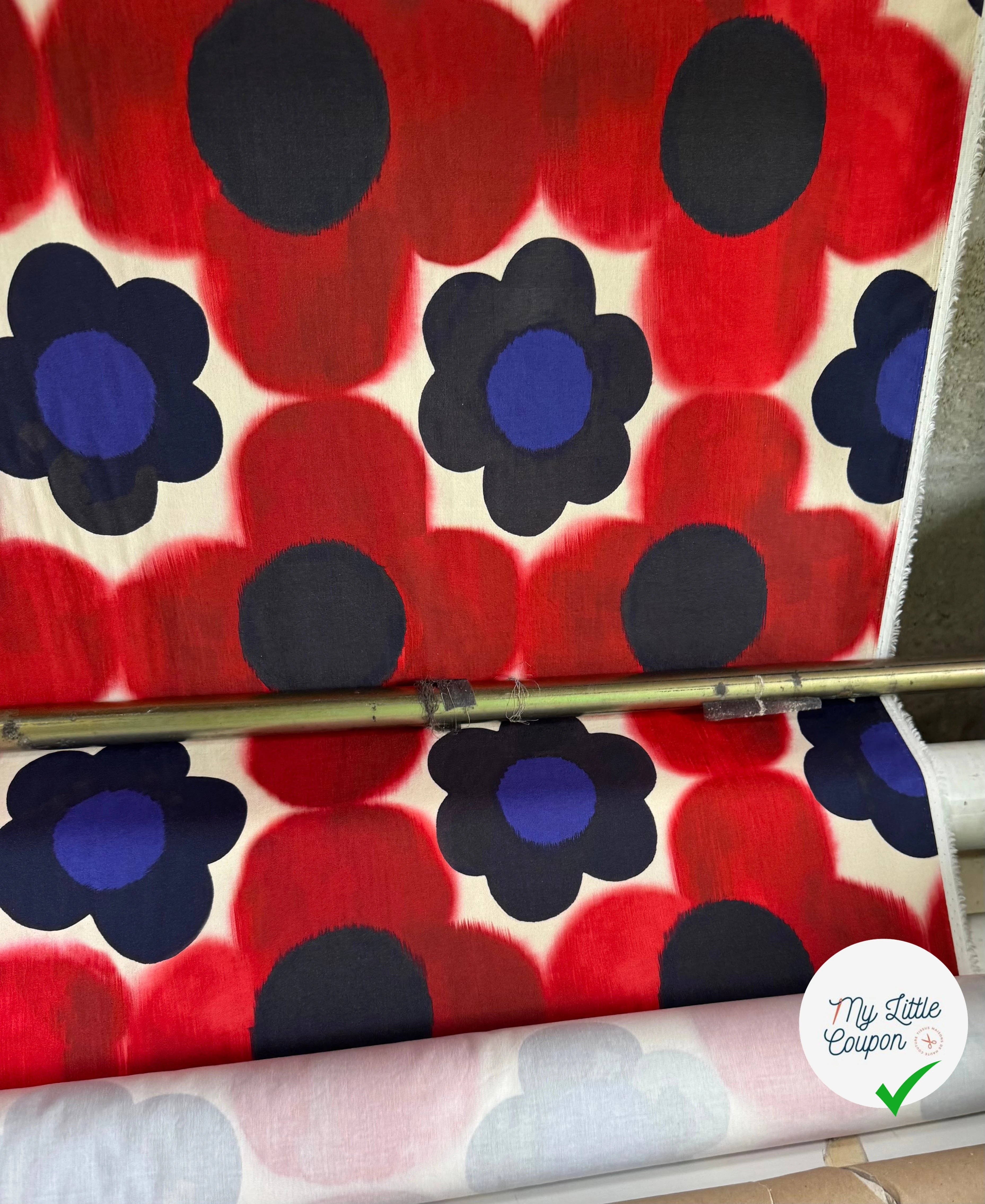 COTON STRETCH IMPRIMÉ FLEURS GRAPHIQUES ROUGE ARTEMIDE TWIGGY ROUGE - My Little Coupon
