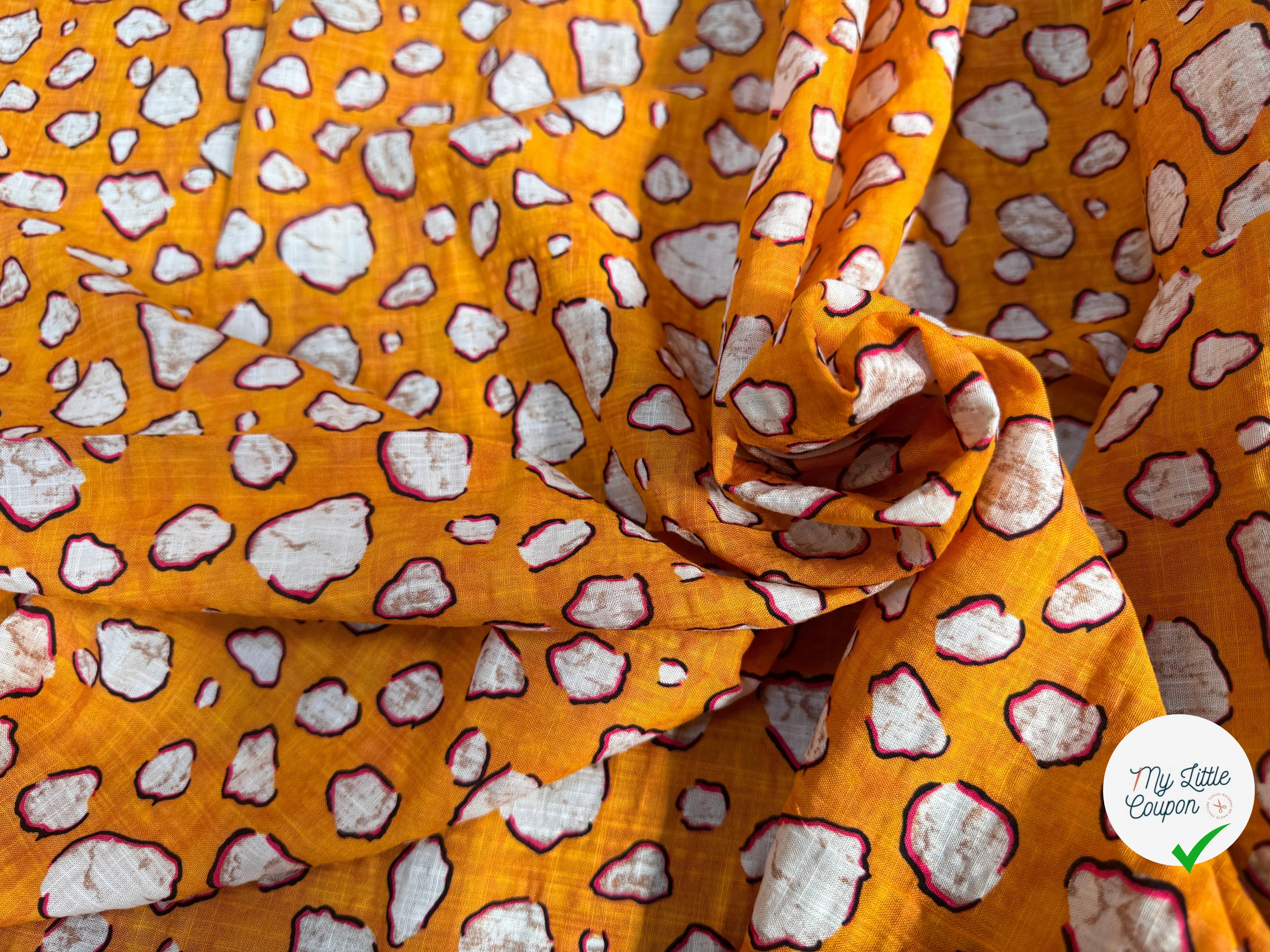 COTON VISCOSE EN CHAINE ET TRAME TISSU SLUB IMPRIMÉ POIS OCRE - My Little Coupon