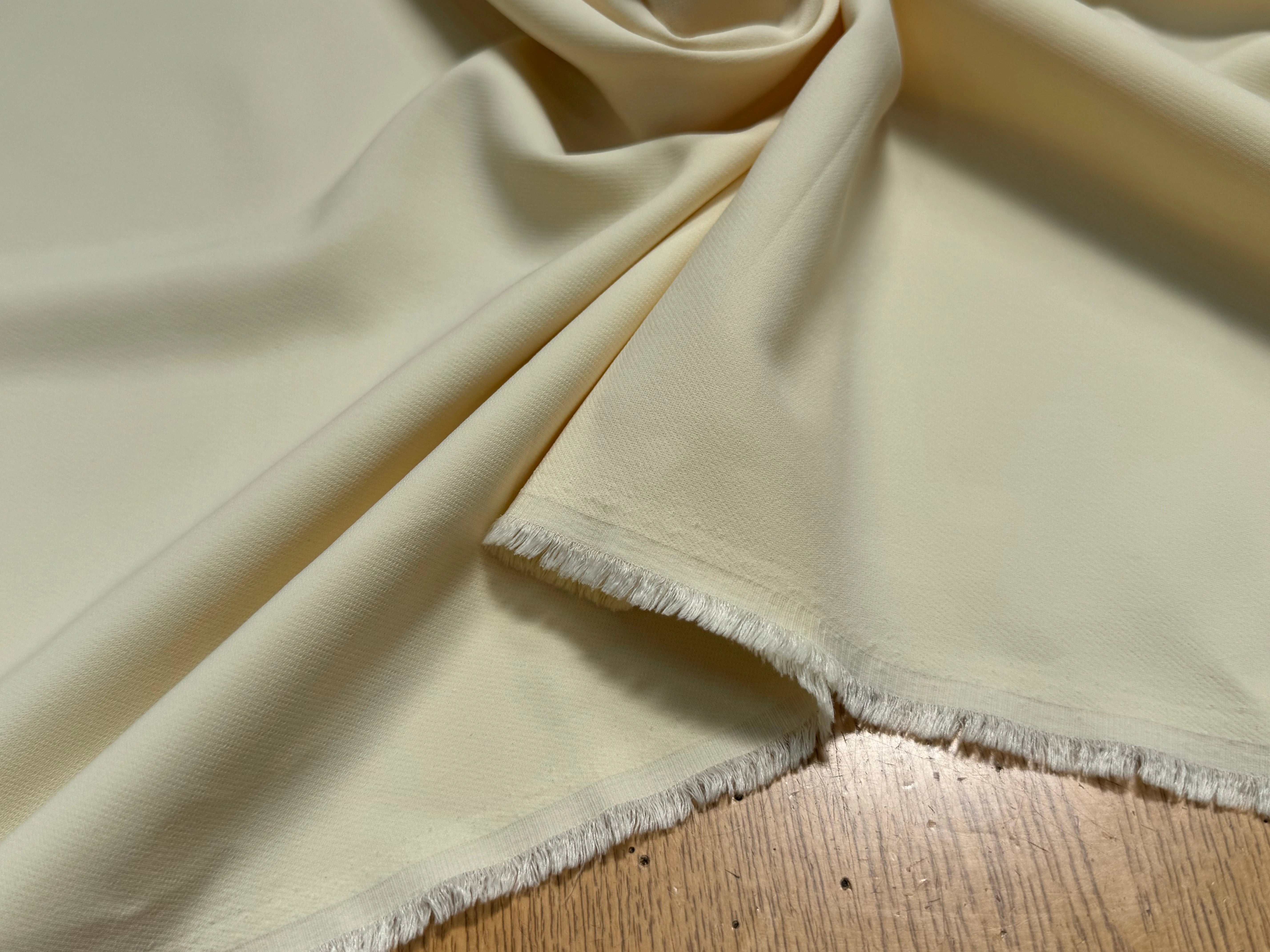CREPE BEAU TOMBÉ BUTTER STRETCH - My Little Coupon