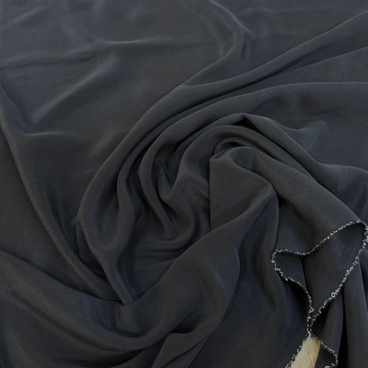 CREPE DE CHINE 100% SOIE NOIR ANTHRACITE FLUIDE - My Little Coupon