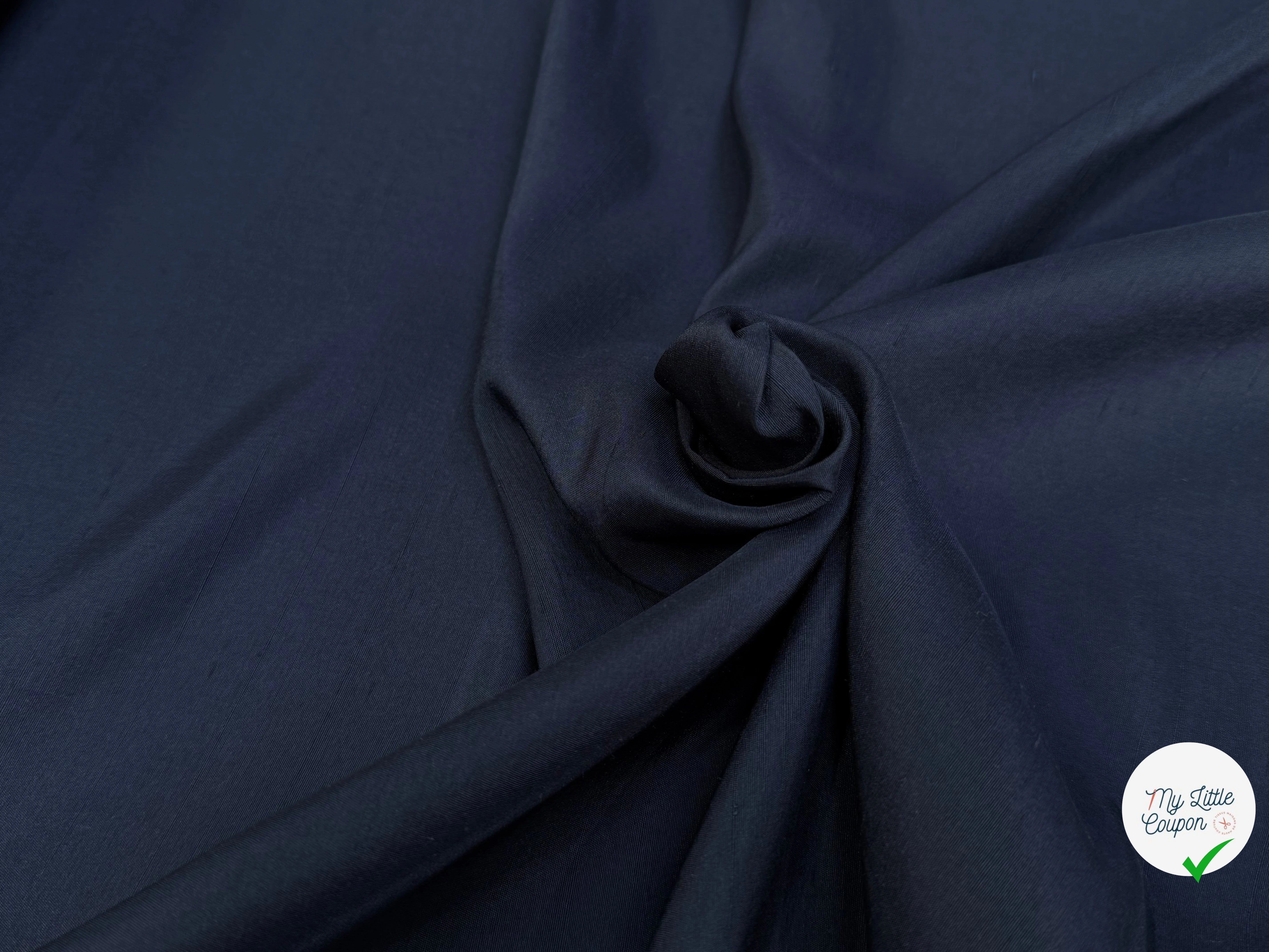 CREPE DE SOIE FLUIDE LÉGÈREMENT SATINÉ BLEU MARINE TEXTURÉ SHANTUNG QUALITÉ COUTURE - My Little Coupon