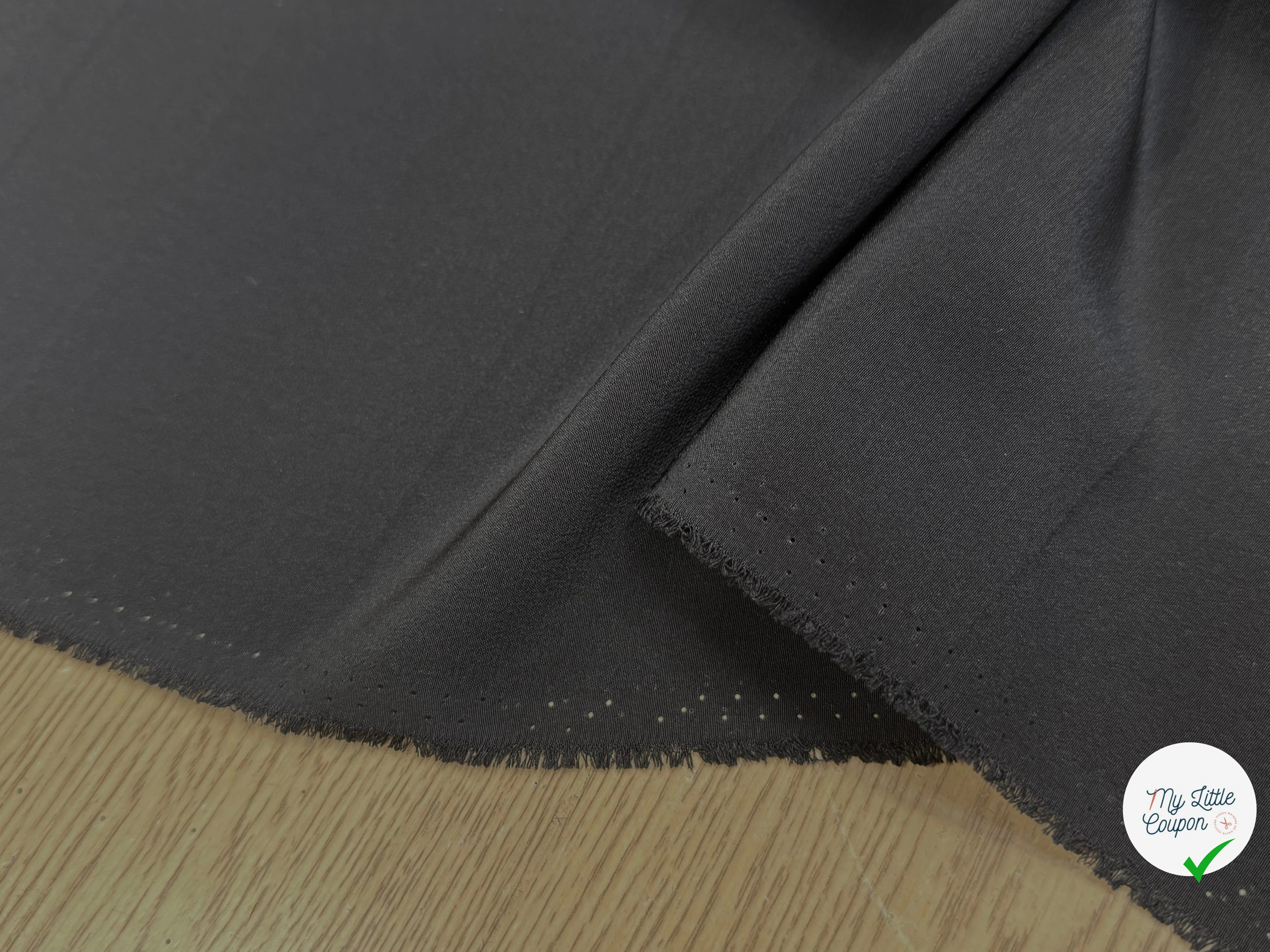 CREPE DE SOIE FLUIDE LÉGÈREMENT SATINÉ NOIR 110 DE LAIZE - My Little Coupon