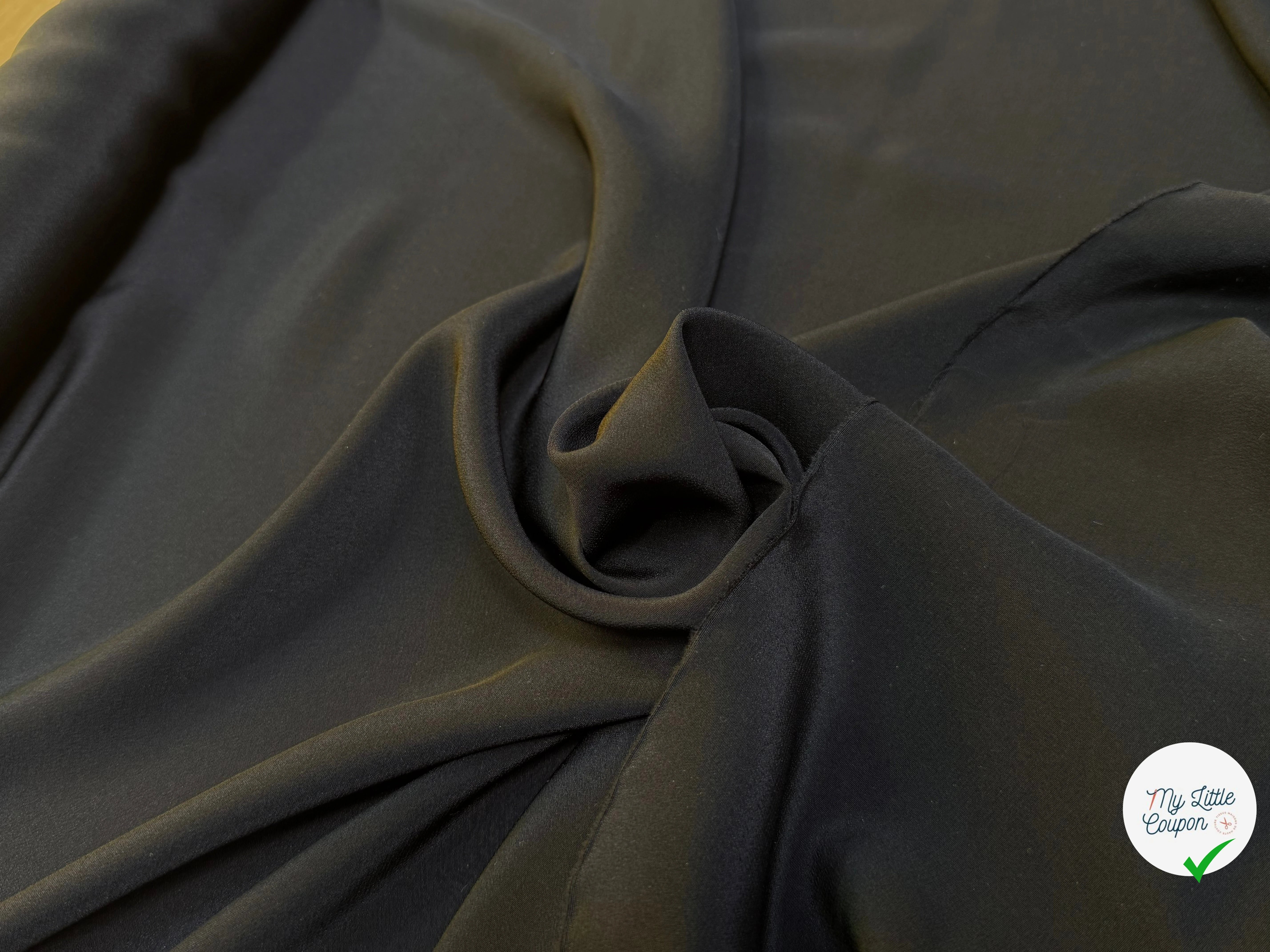 CREPE DE SOIE LÉGÈREMENT SATINÉ FLUIDE NOIR 110 - My Little Coupon