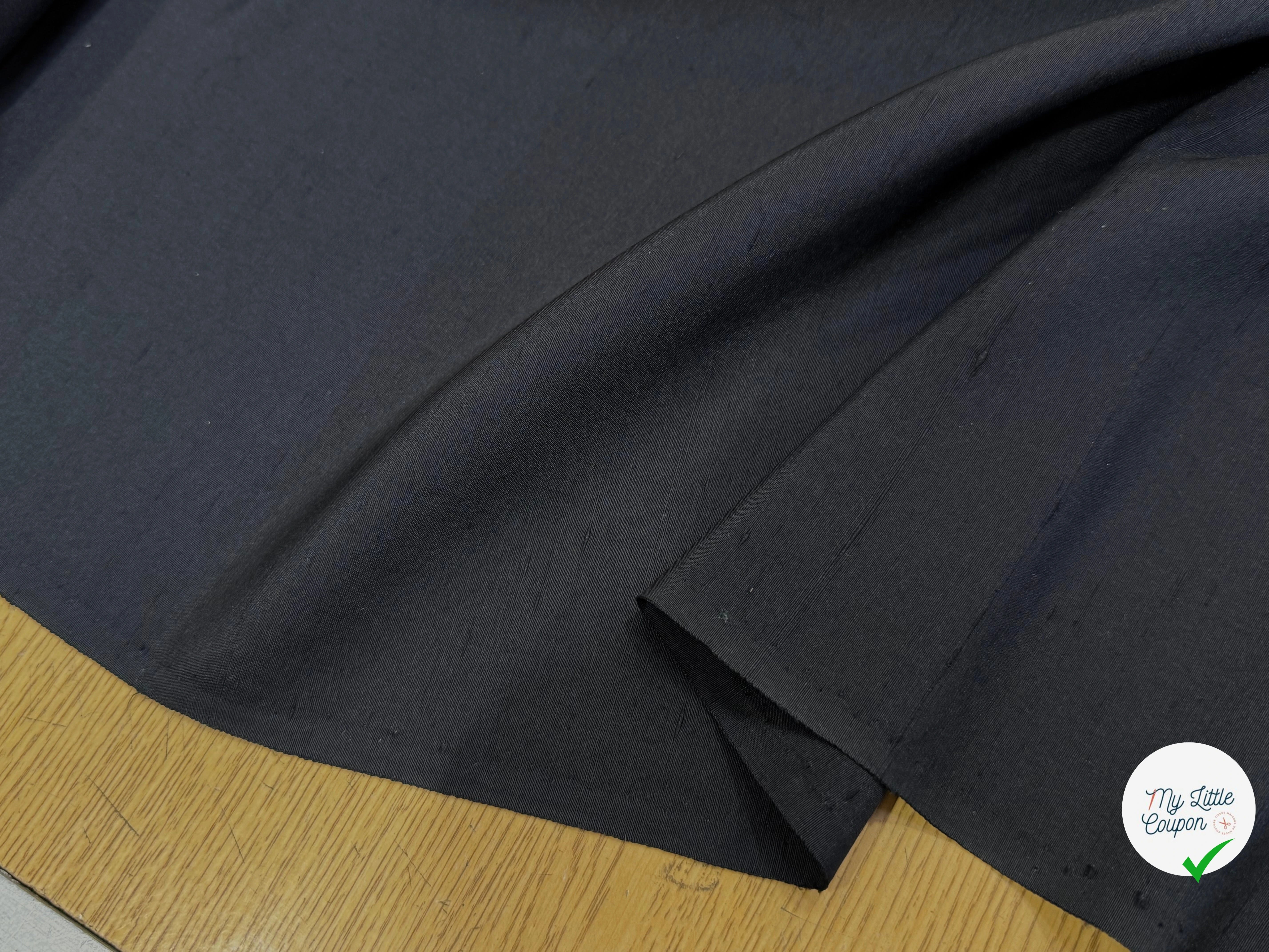 CREPE DE SOIE LÉGÈREMENT SATINÉ TEXTURÉ SHANTUNG NOIR QUALITÉ COUTURE - My Little Coupon