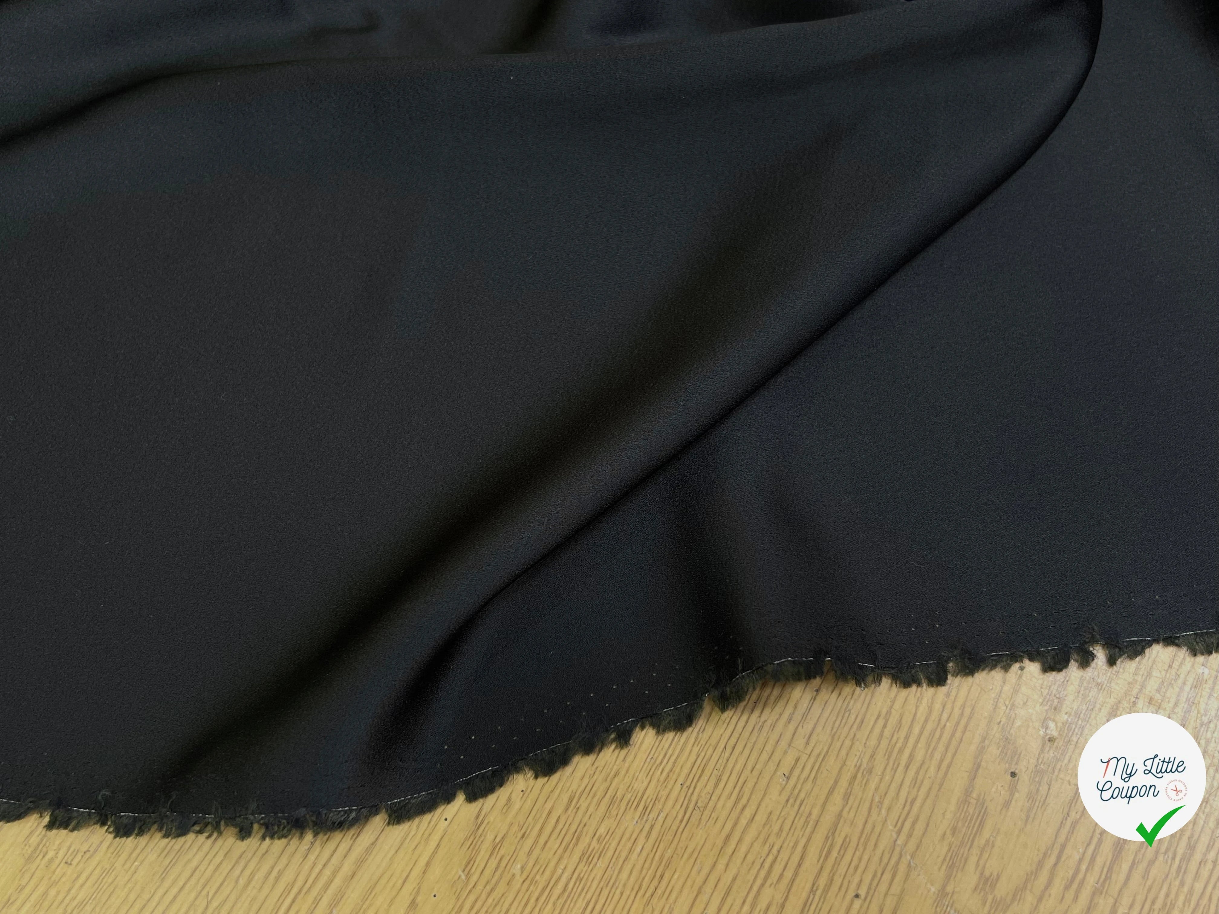 CREPE ENVERS SATIN ACETATE VISCOSE TOMBÉ CHIC NOIR 27% VISCOSE - My Little Coupon