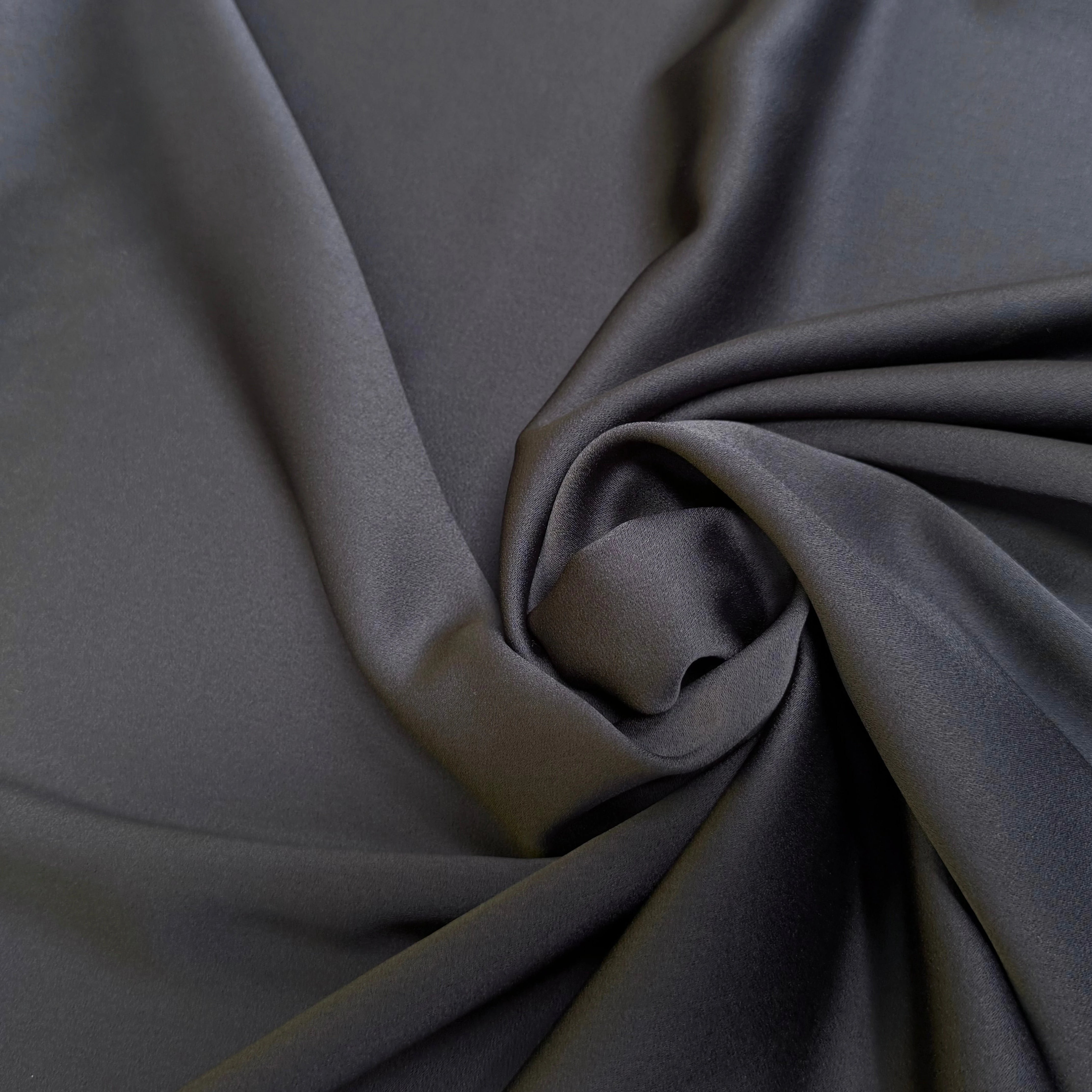 CREPE ENVERS SATIN BLEU MARINE 68% ACETATE - My Little Coupon