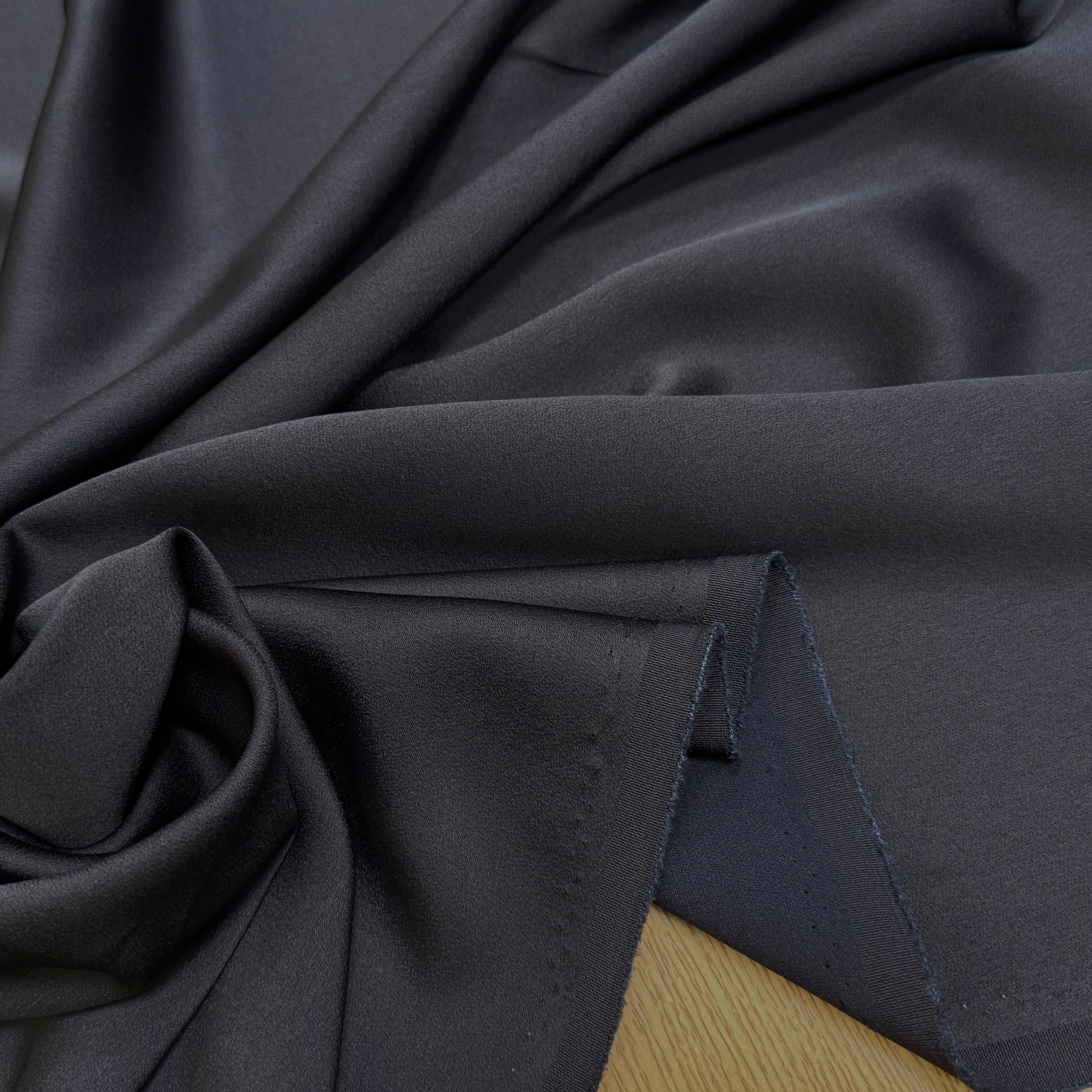 CREPE ENVERS SATIN BLEU MARINE 68% ACETATE - My Little Coupon