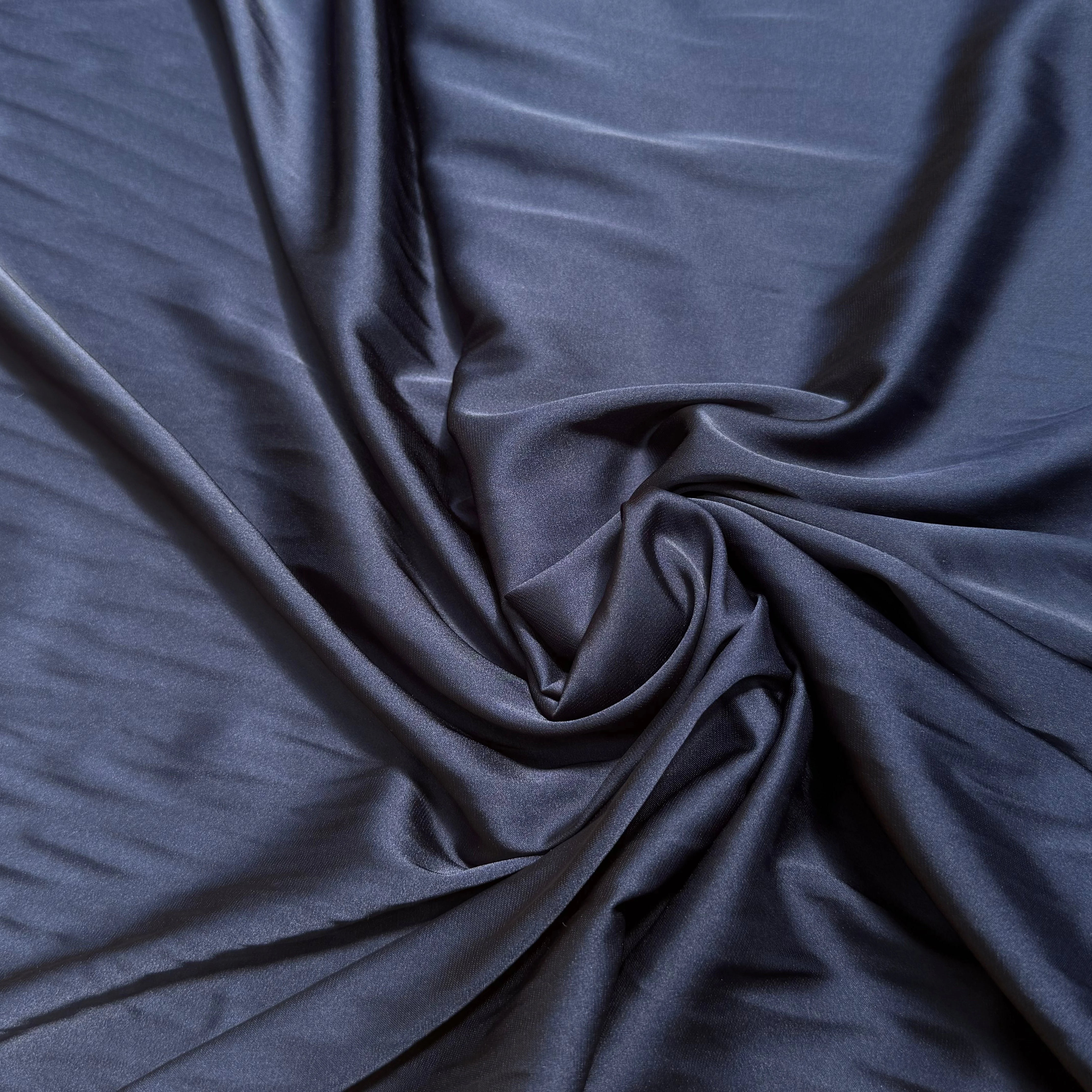 CREPE ENVERS SATIN BLEU MARINE FLUIDE - My Little Coupon