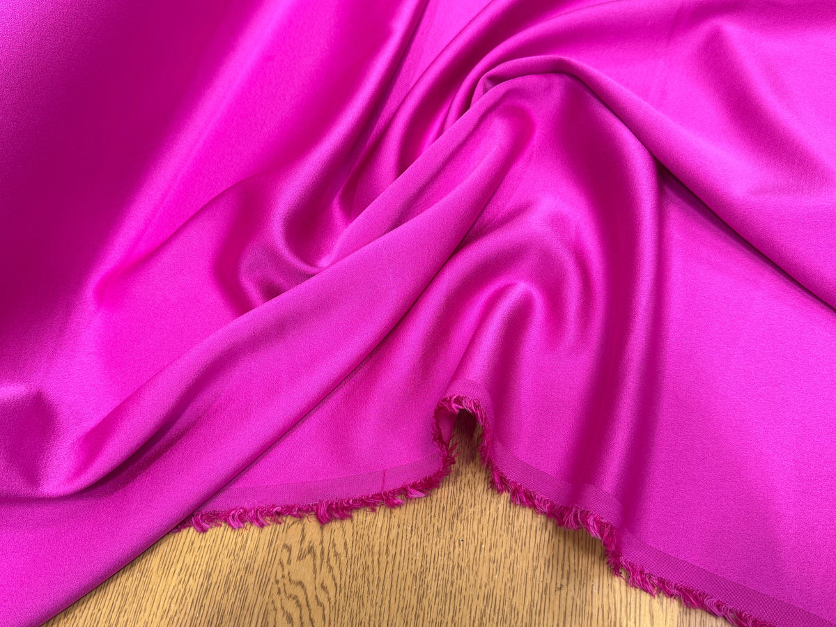 CREPE ENVERS SATIN LOURD ACETATE VISCOSE ROSE FUSHIA ULTRA BEAU - My Little Coupon