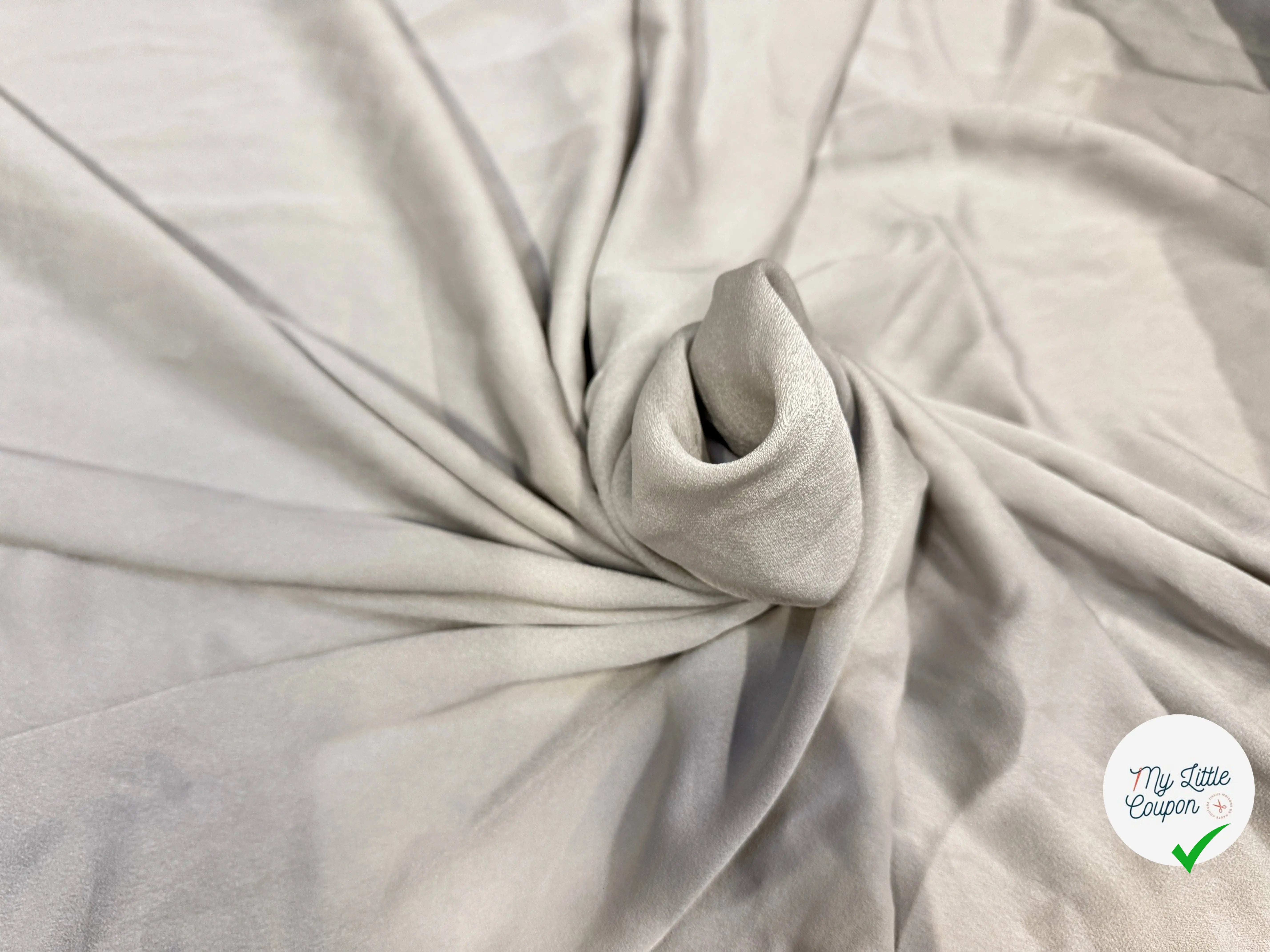CRÊPE ENVERS SATIN LOURD ET FLUIDE COULEUR MARBRE - My Little Coupon