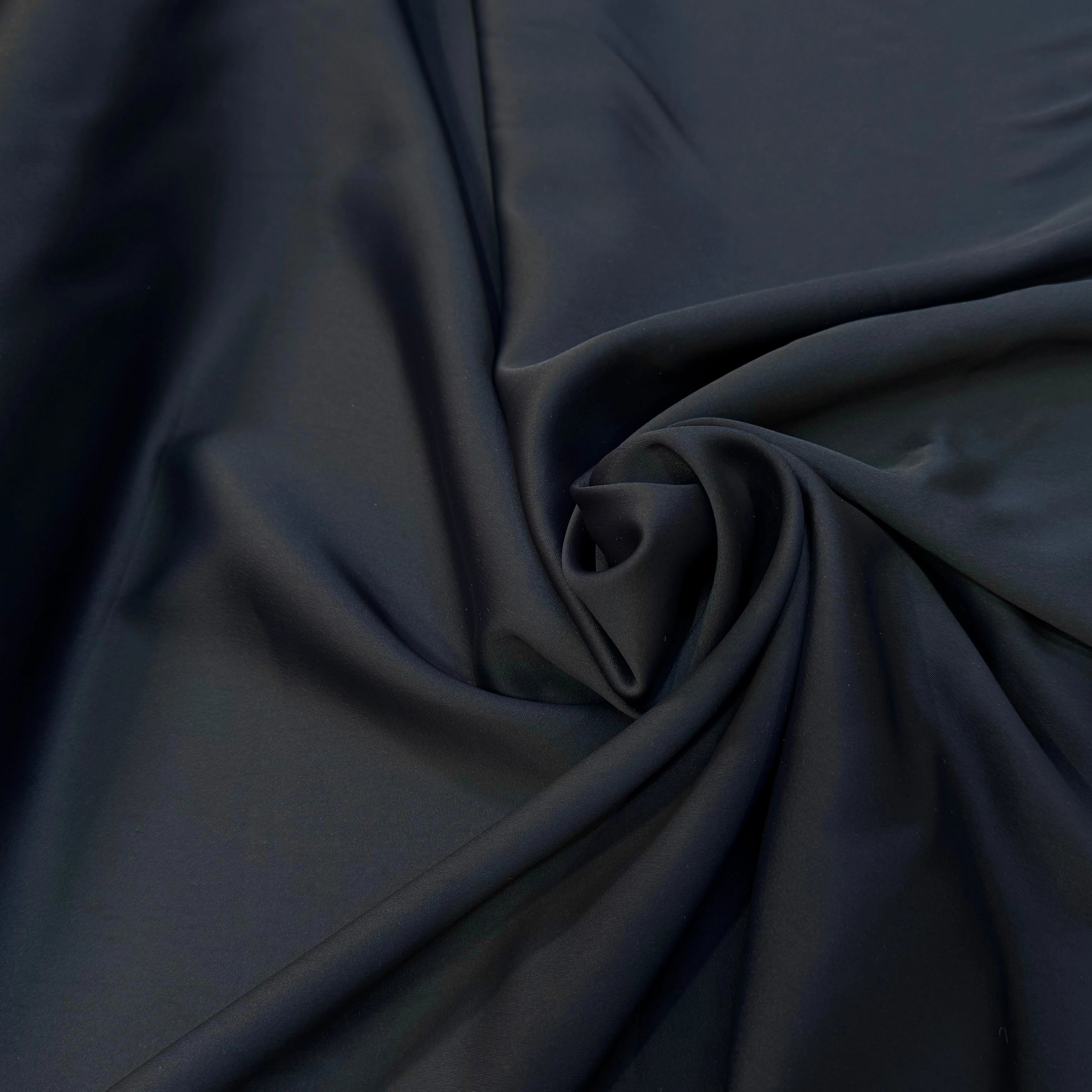 CREPE ENVERS SATIN STRETCH NOIR/MARINE FONCÉ BEAU TOMBÉ - My Little Coupon