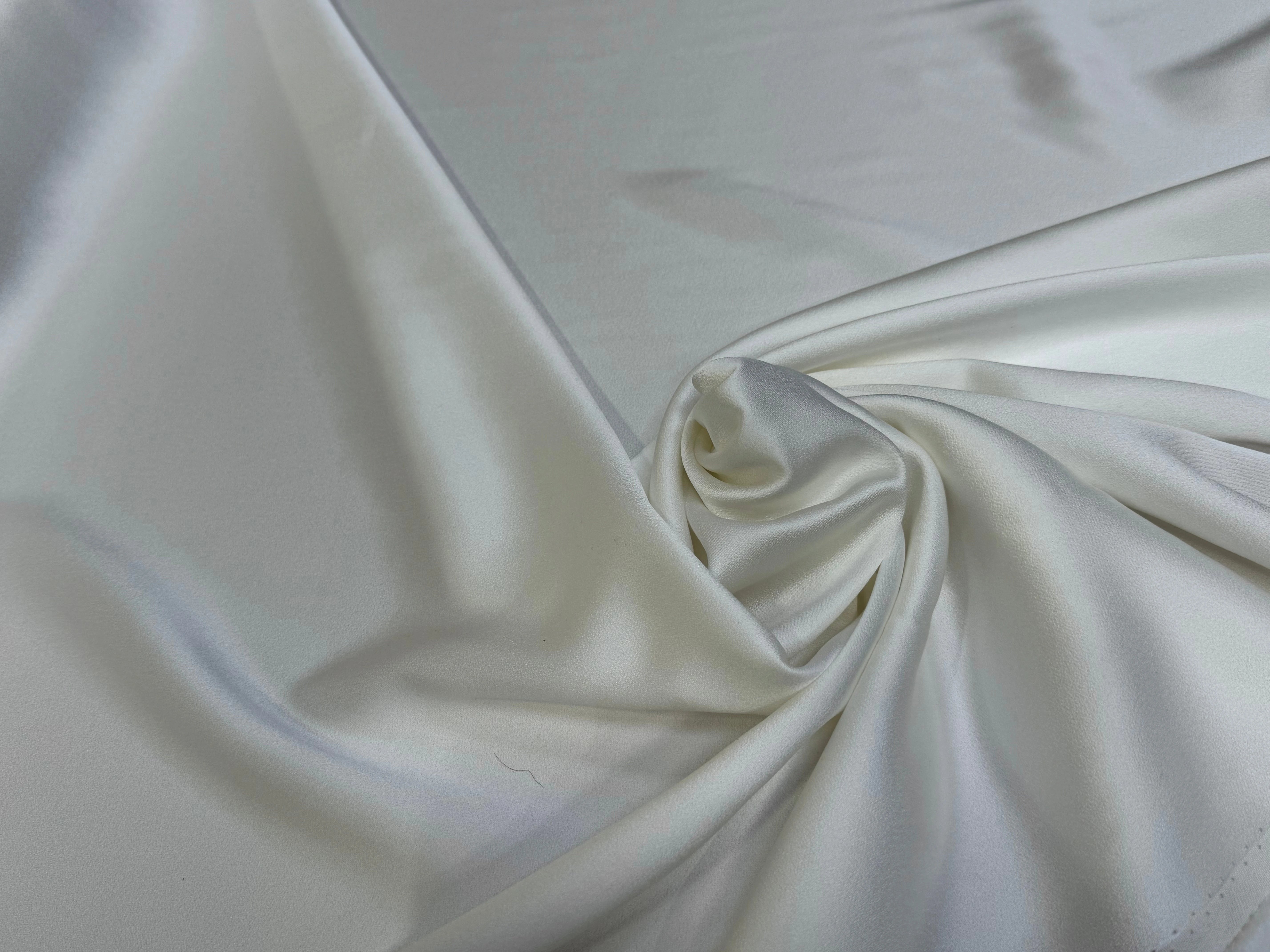 CREPE ENVERS SATIN VISCOSE ACÉTATE MAT BLANC CASSÉ - My Little Coupon