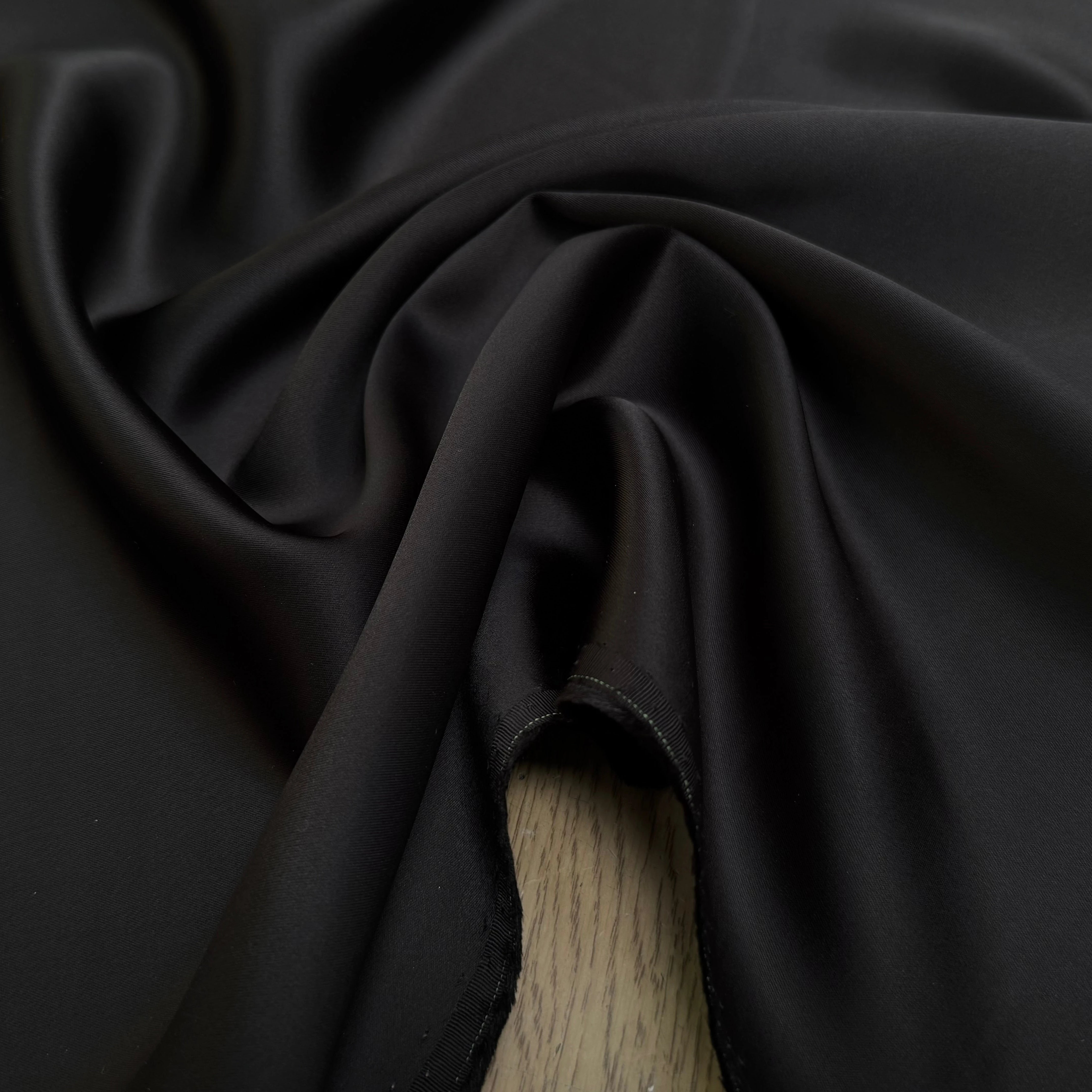 CREPE ENVERS SATIN VISCOSE BEAU TOMBÉ BROWN NOIR - My Little Coupon