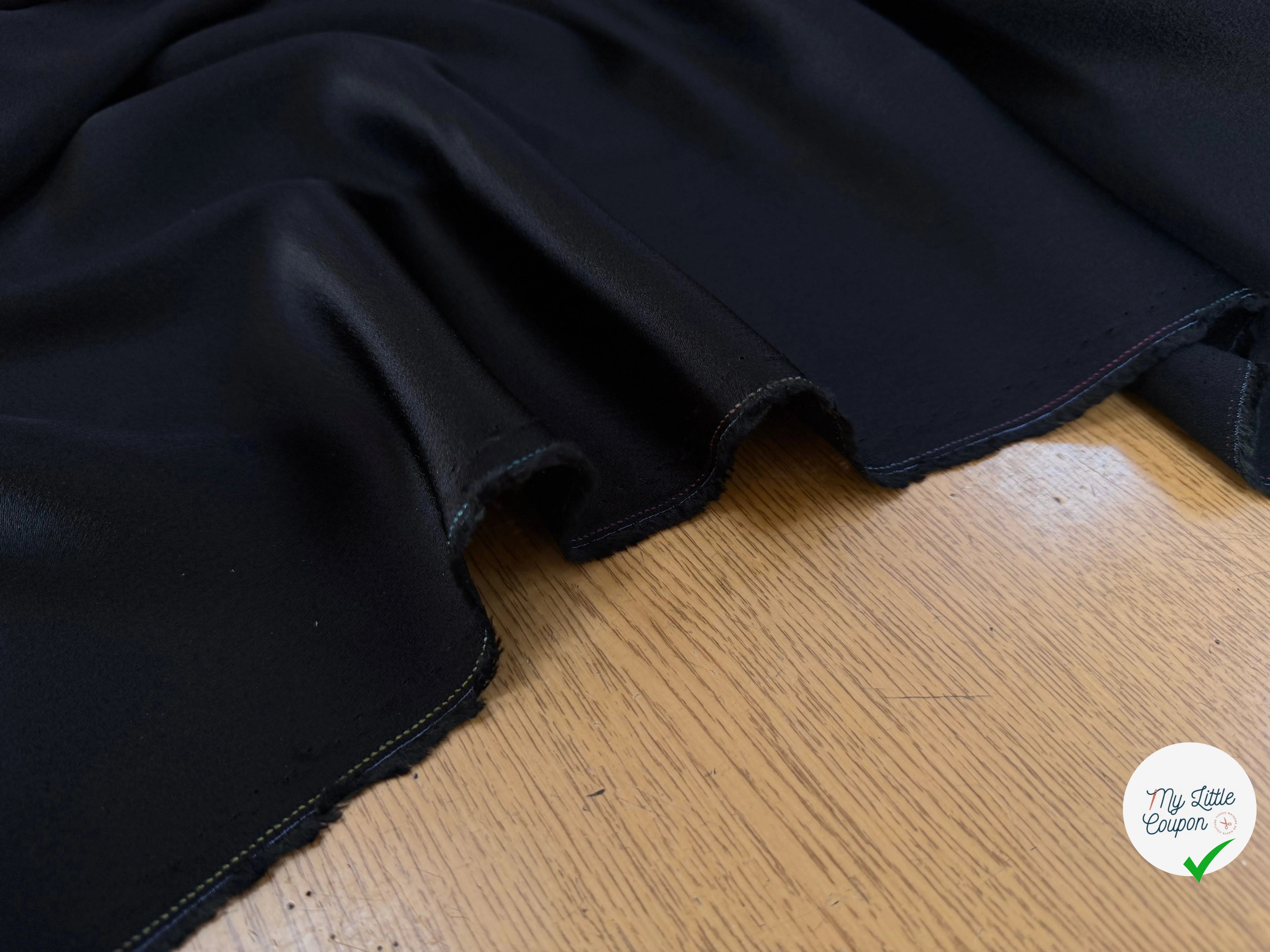 CREPE ENVERS SATIN VISCOSE ET ACETATE MAT NOIR - My Little Coupon