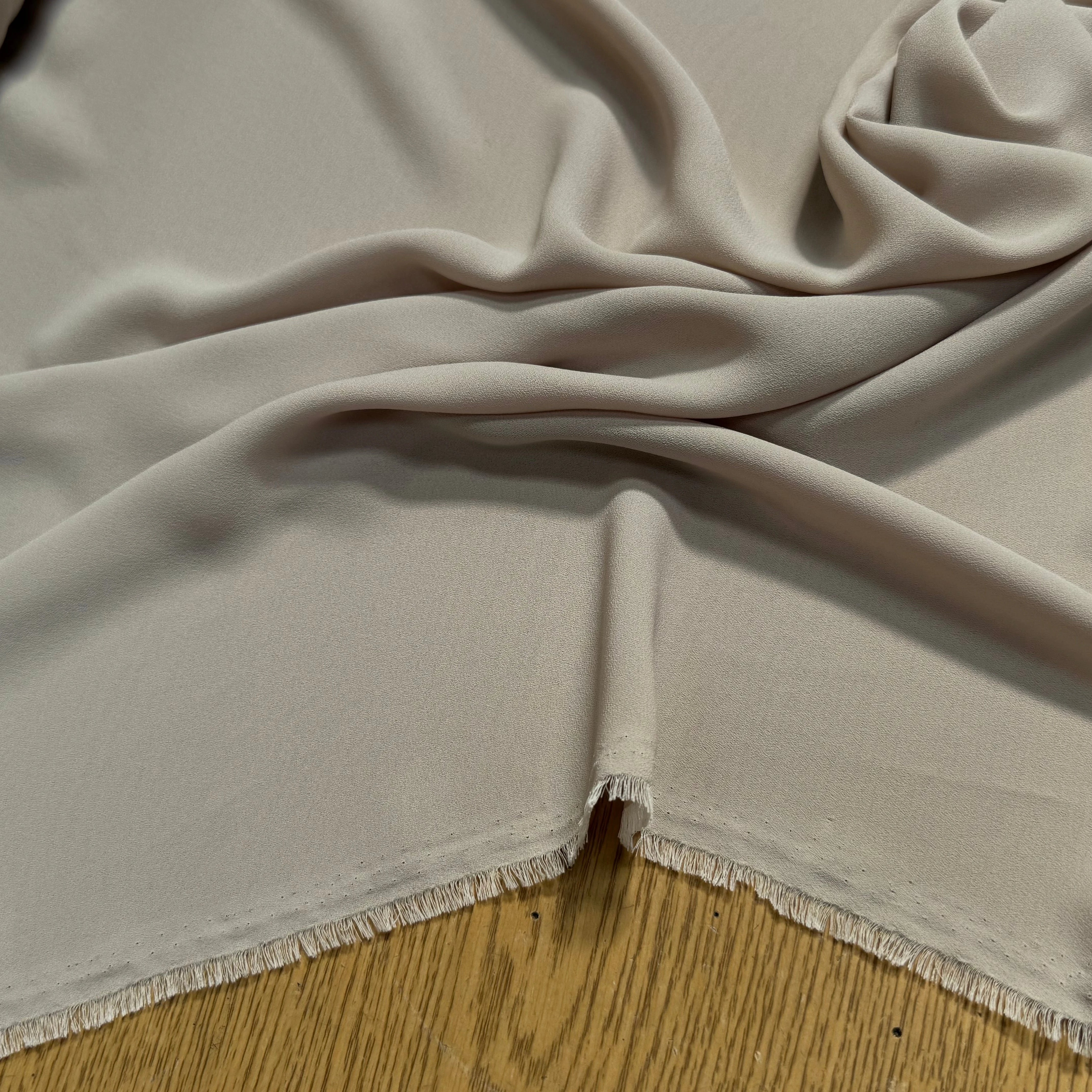 CREPE FLUIDE BEIGE SABLE BEAU TOMBÉ - My Little Coupon