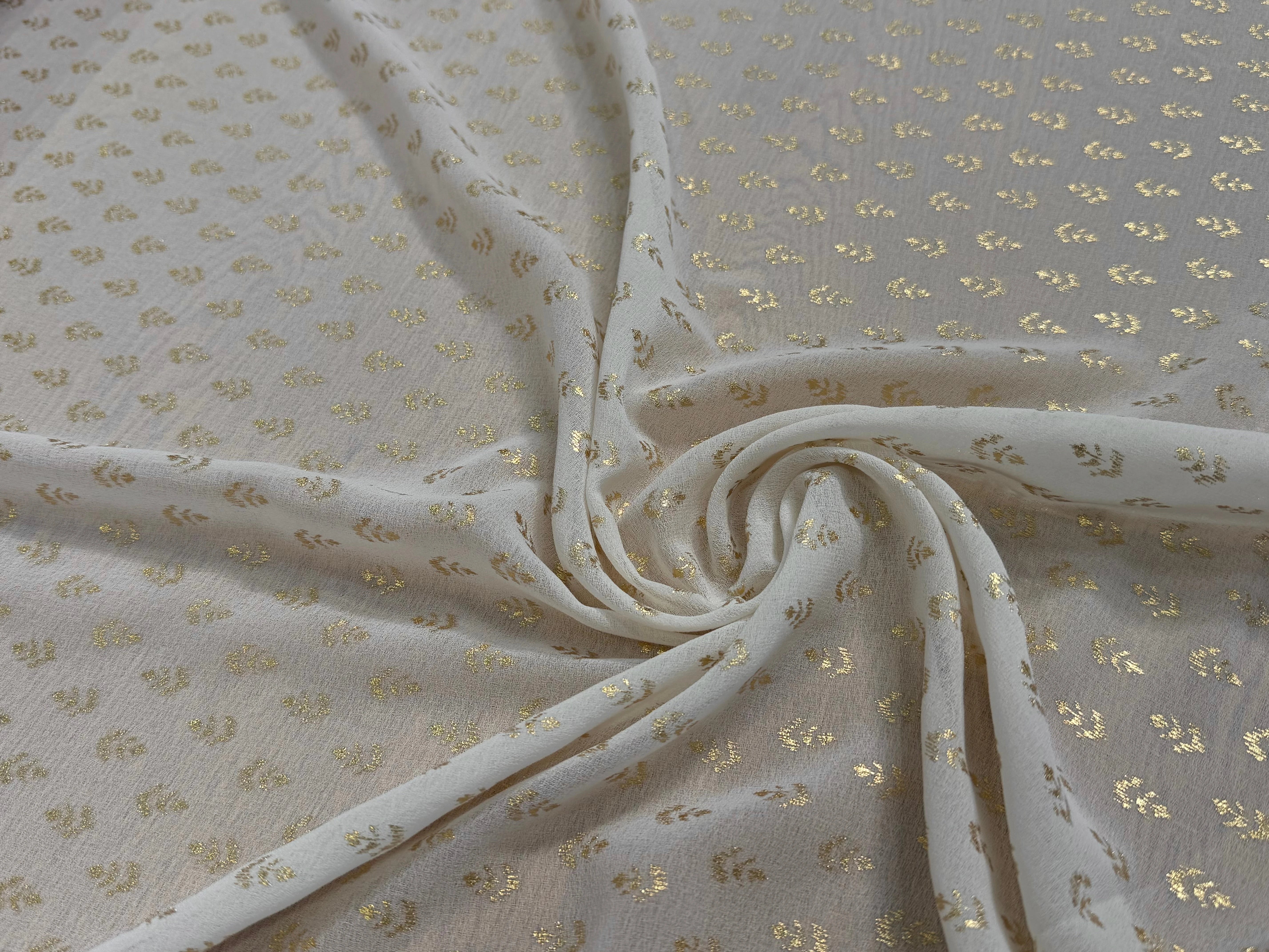 CREPE FLUIDE ÉCRU MOTIF FEUILLAGES OR - My Little Coupon