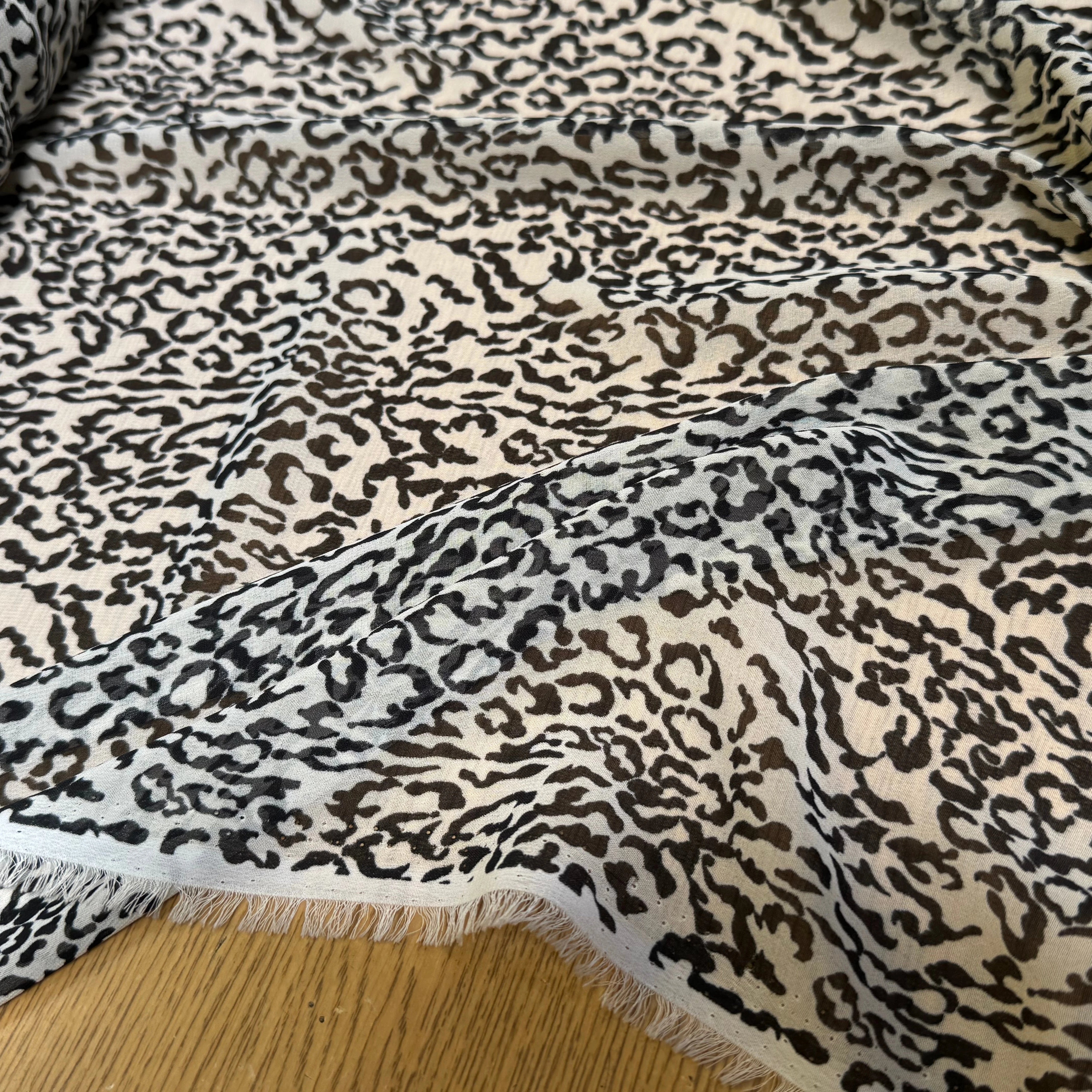 CREPE FLUIDE FOND ÉCRU MOTIF ANIMAL NOIR - My Little Coupon