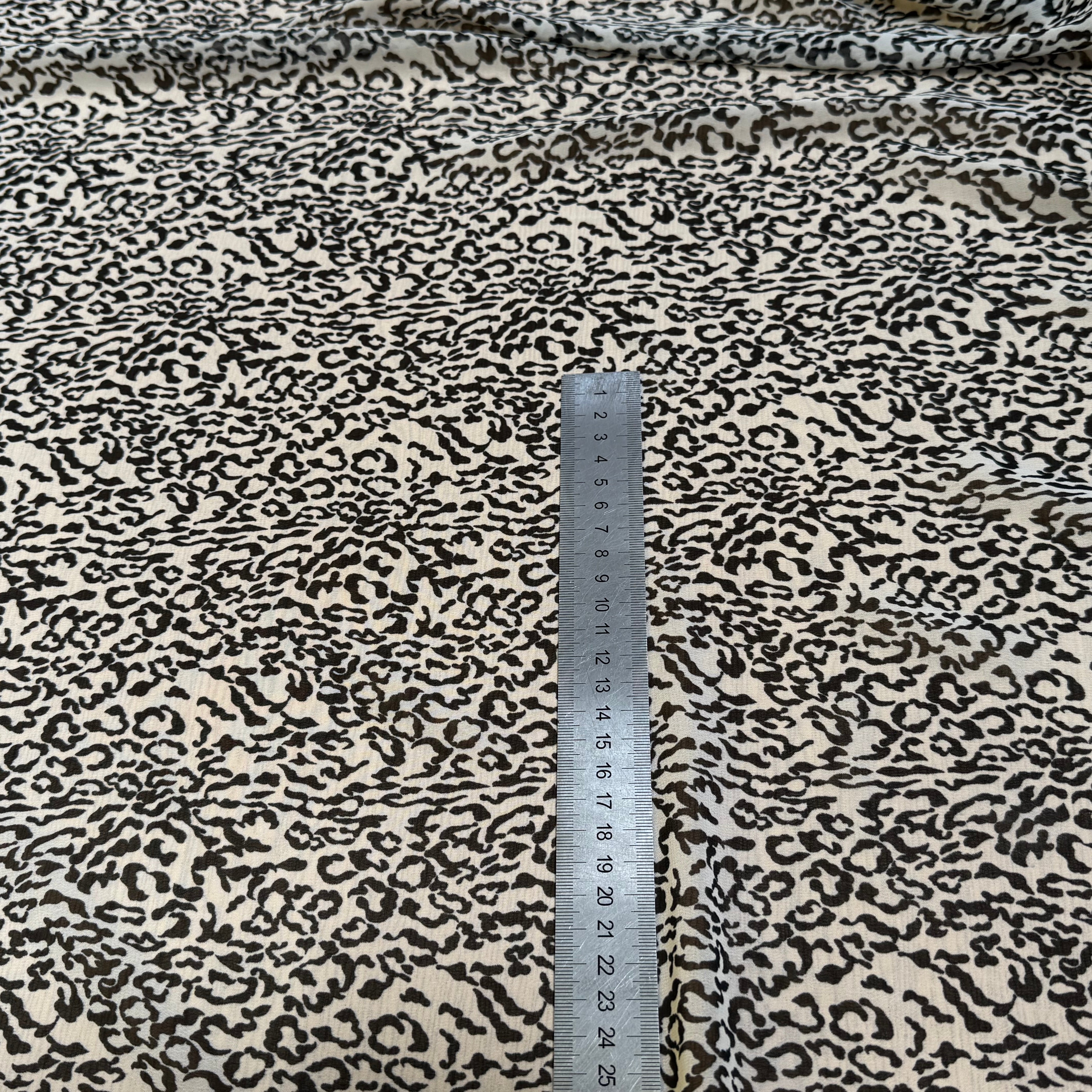 CREPE FLUIDE FOND ÉCRU MOTIF ANIMAL NOIR - My Little Coupon