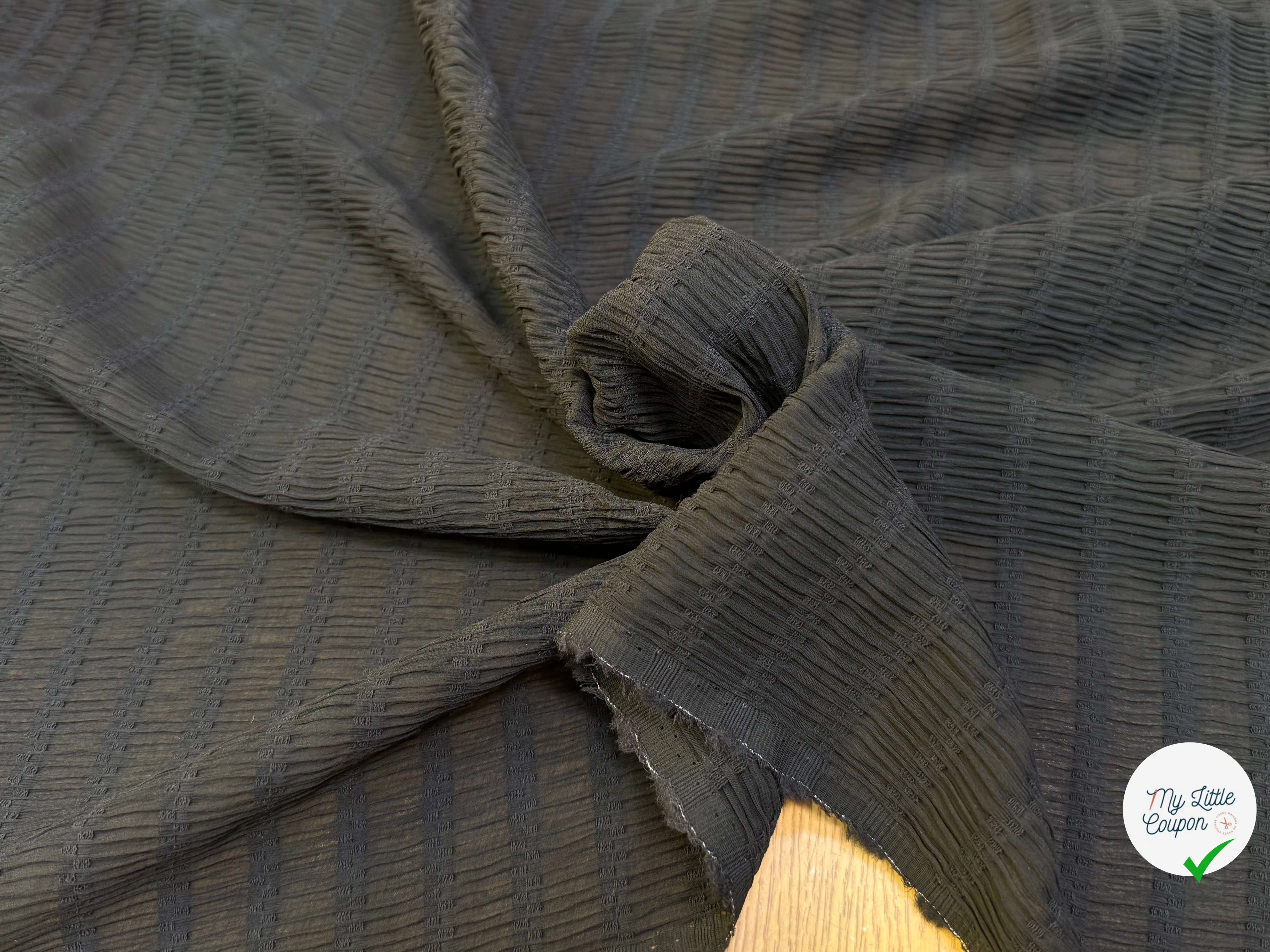 CREPE GAUFFRÉ VISCOSE SOIE ET LAINE GROSSES RAYURES TISSÉES FLUIDE NOIR - My Little Coupon