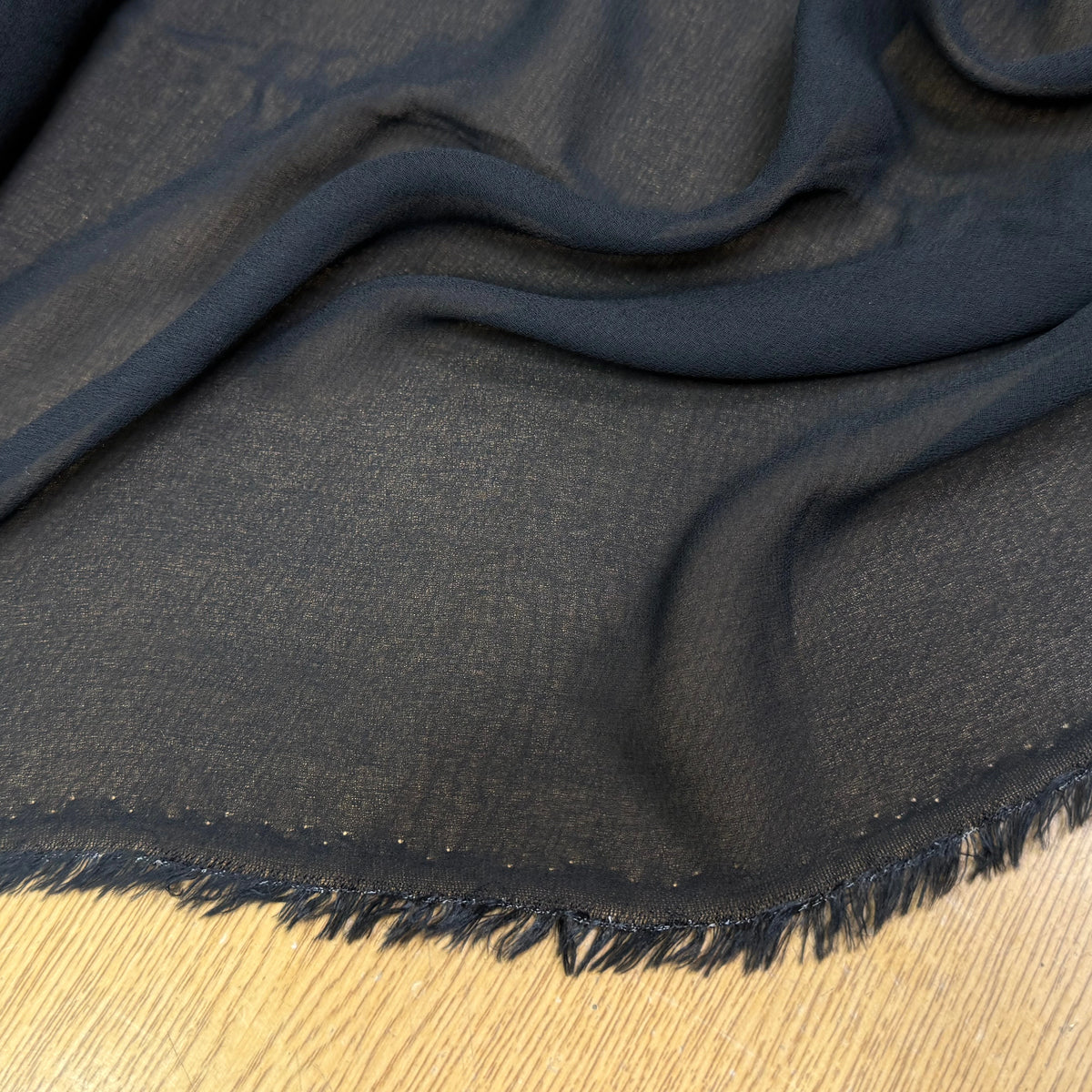 CREPE GEORGETTE 100% VISCOSE FLUIDE NOIR - My Little Coupon
