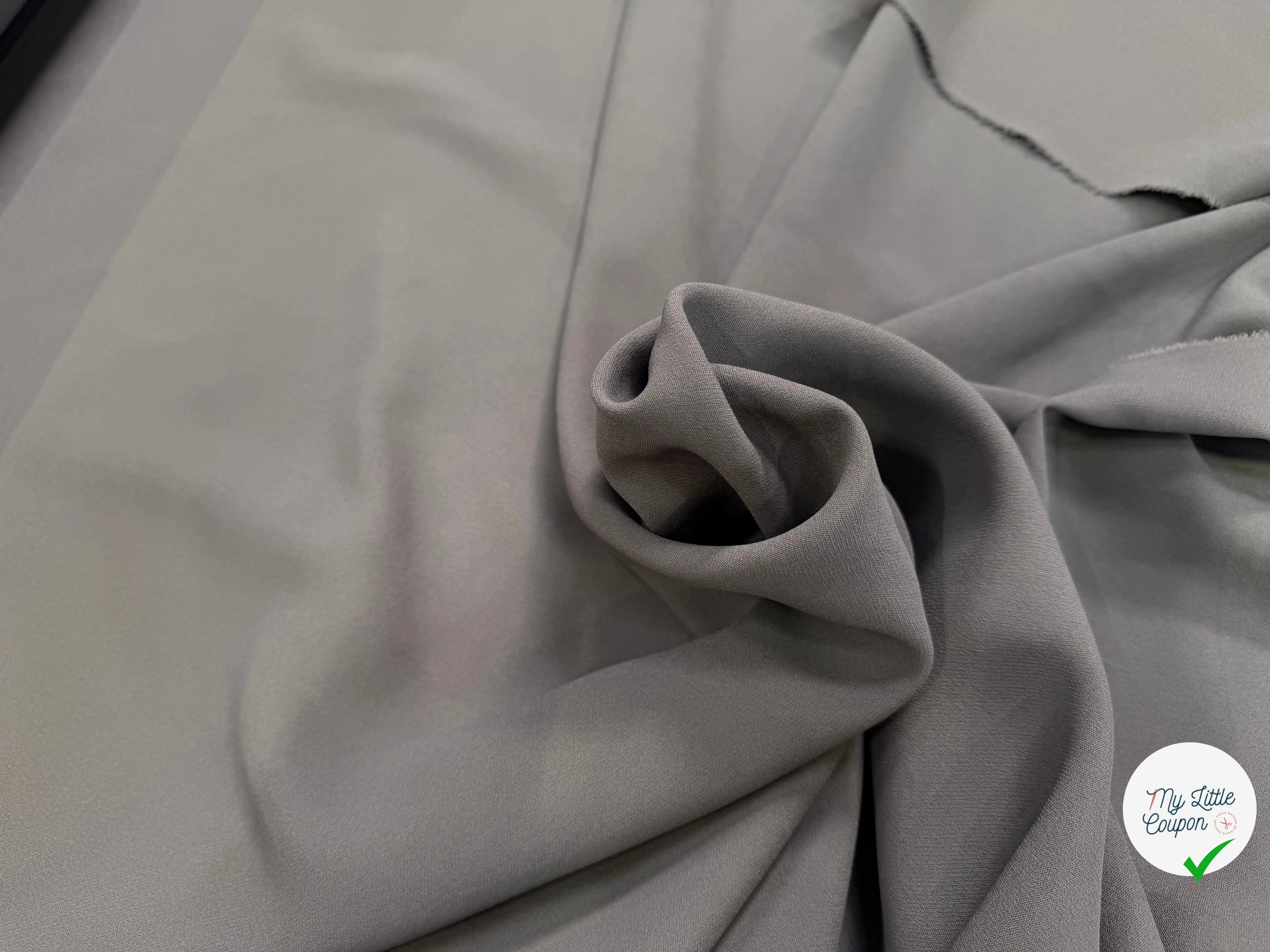 CREPE HUITRE FONCÉ POLYVISOSE BELLE TENUE - My Little Coupon