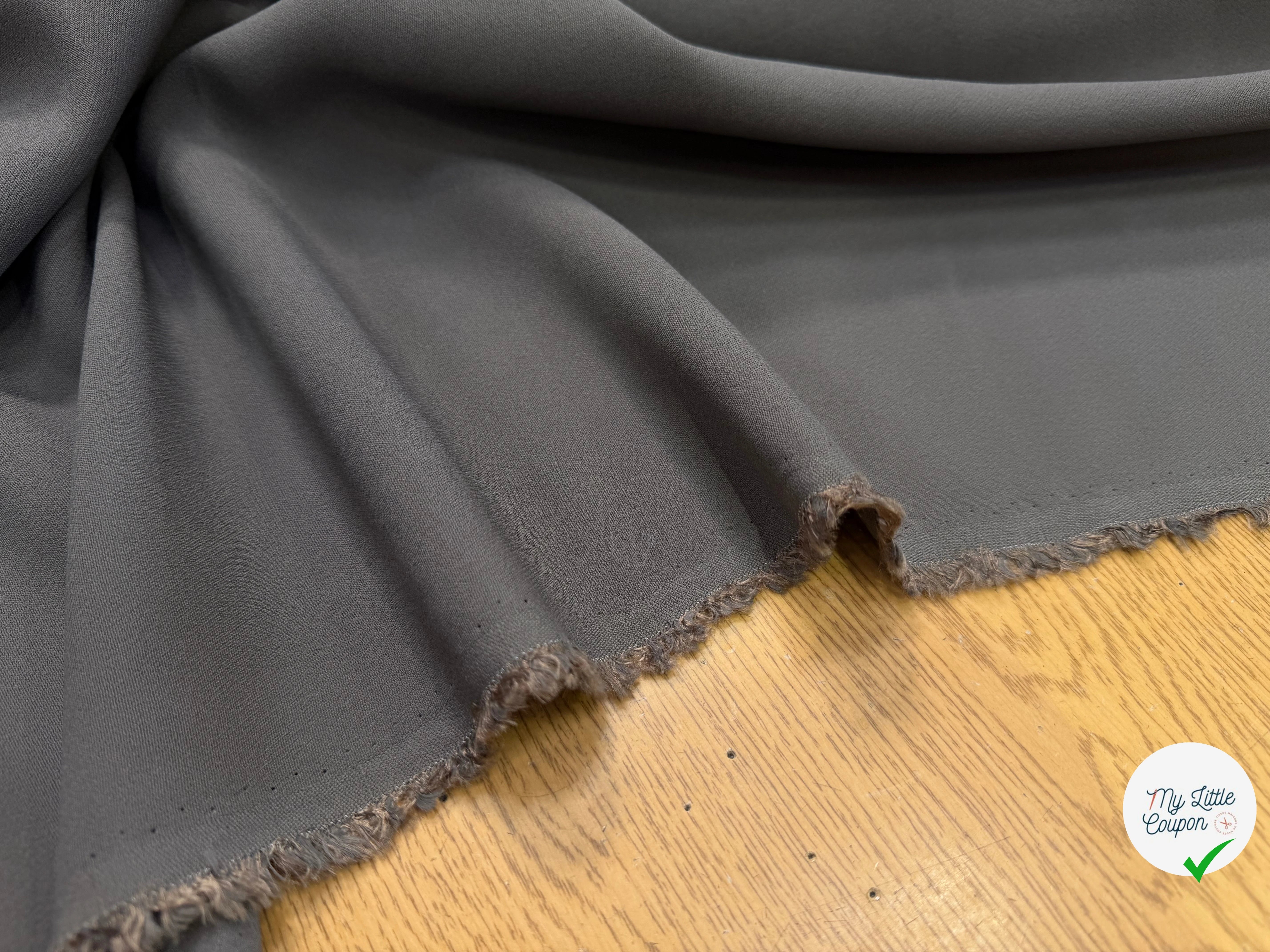 CREPE HUITRE FONCÉ POLYVISOSE BELLE TENUE - My Little Coupon
