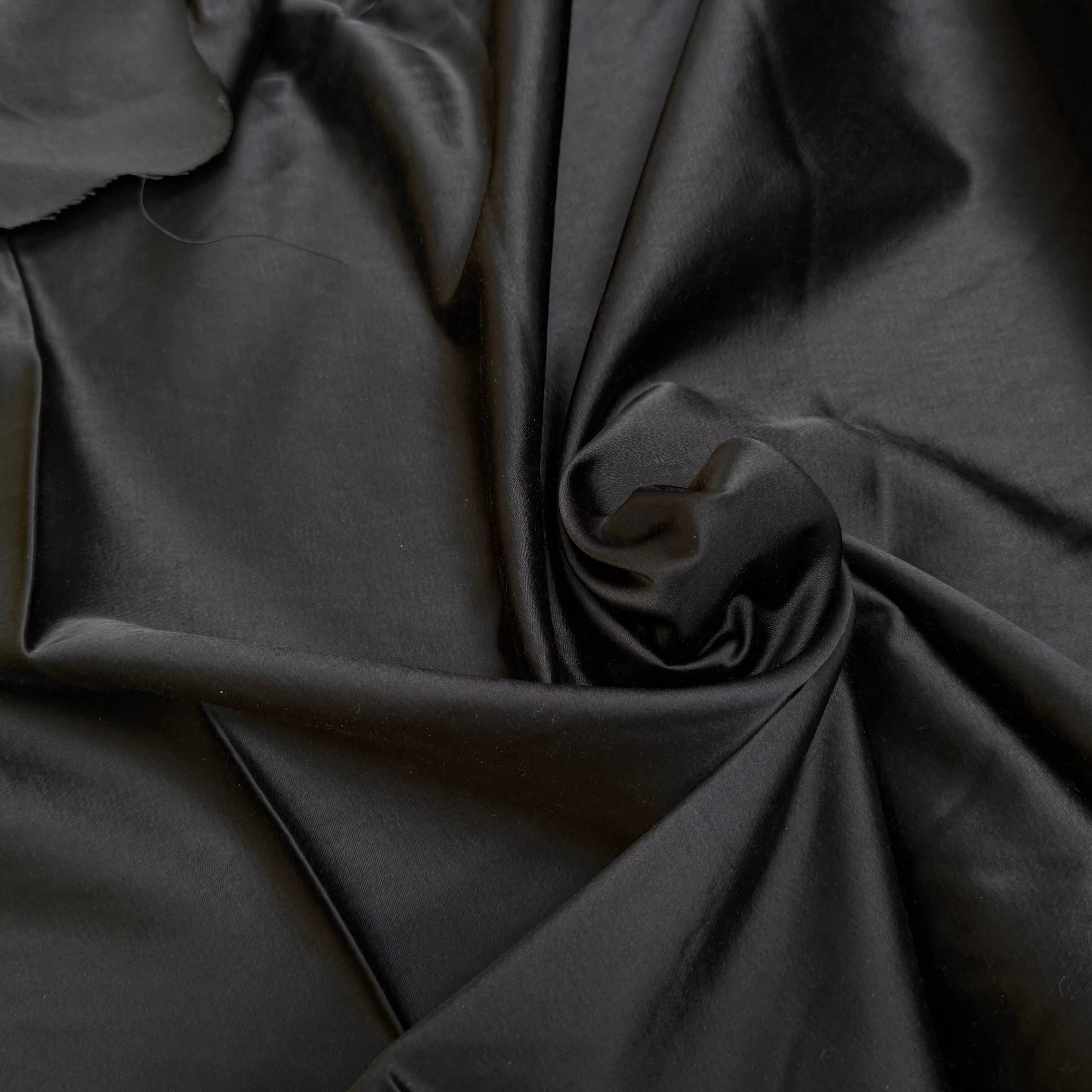 CREPE LOURD ACETATE VISCOSE ENVERS SATIN TRÈS BELLE TENUE NOIR 48% VISCOSE - My Little Coupon