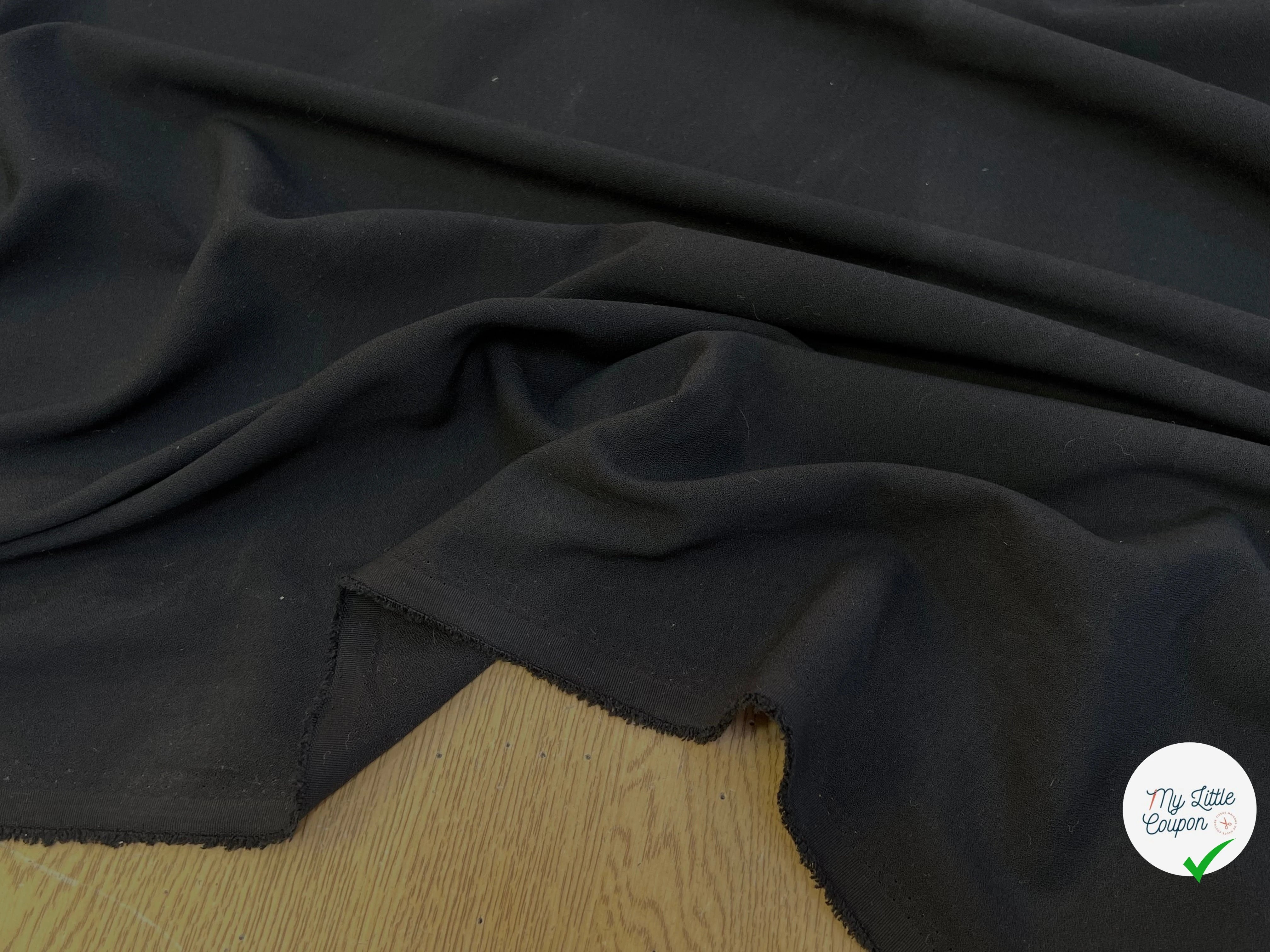 CREPE LOURD ACETATE VISCOSE SEMI-LOURD TOMBÉ FLUIDE NOIR LÉGÈREMENT STRETCH - My Little Coupon