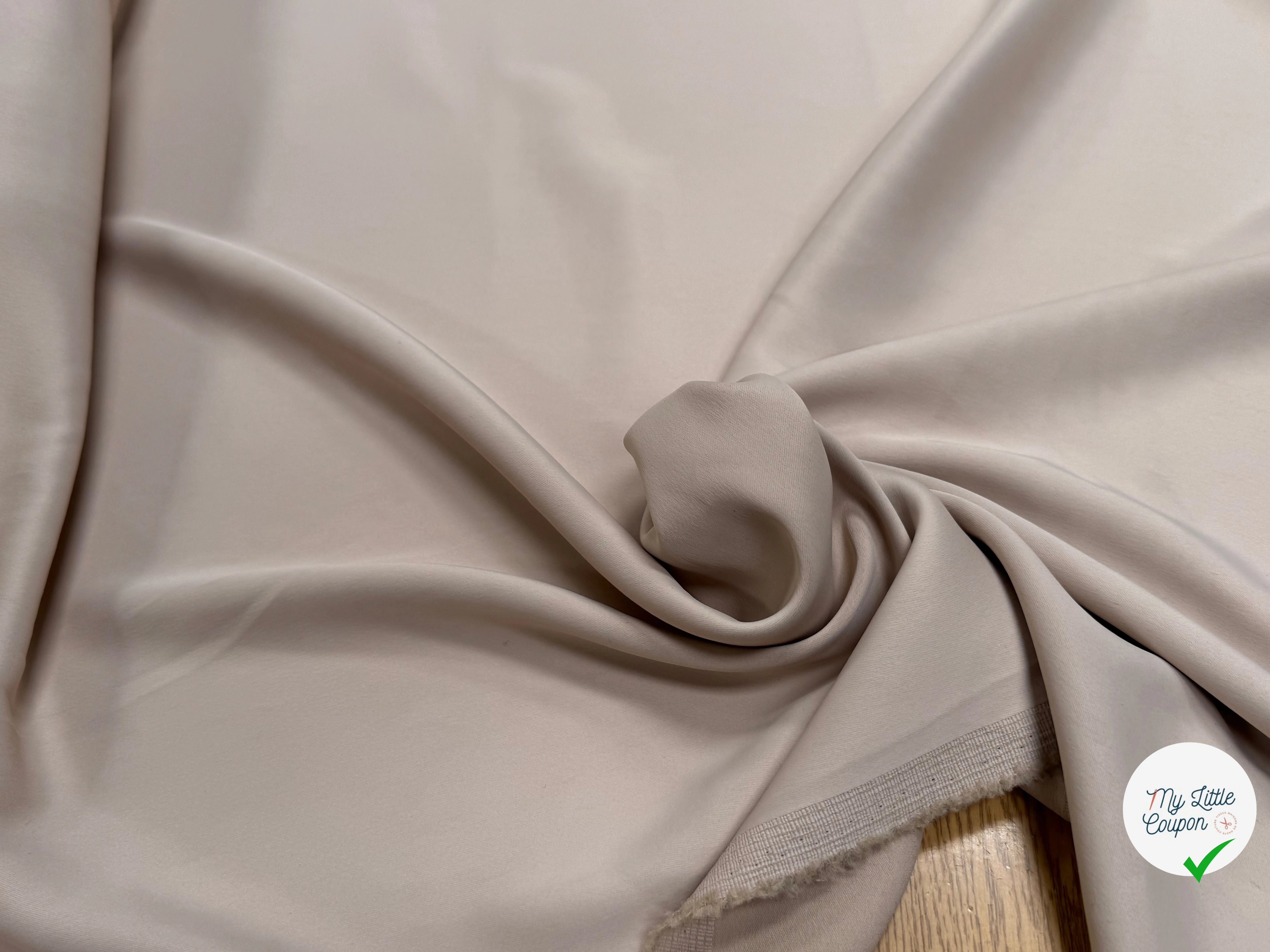 CREPE LOURD ENVERS SATIN ACETATE VISCOSE STRETCH CREME - My Little Coupon
