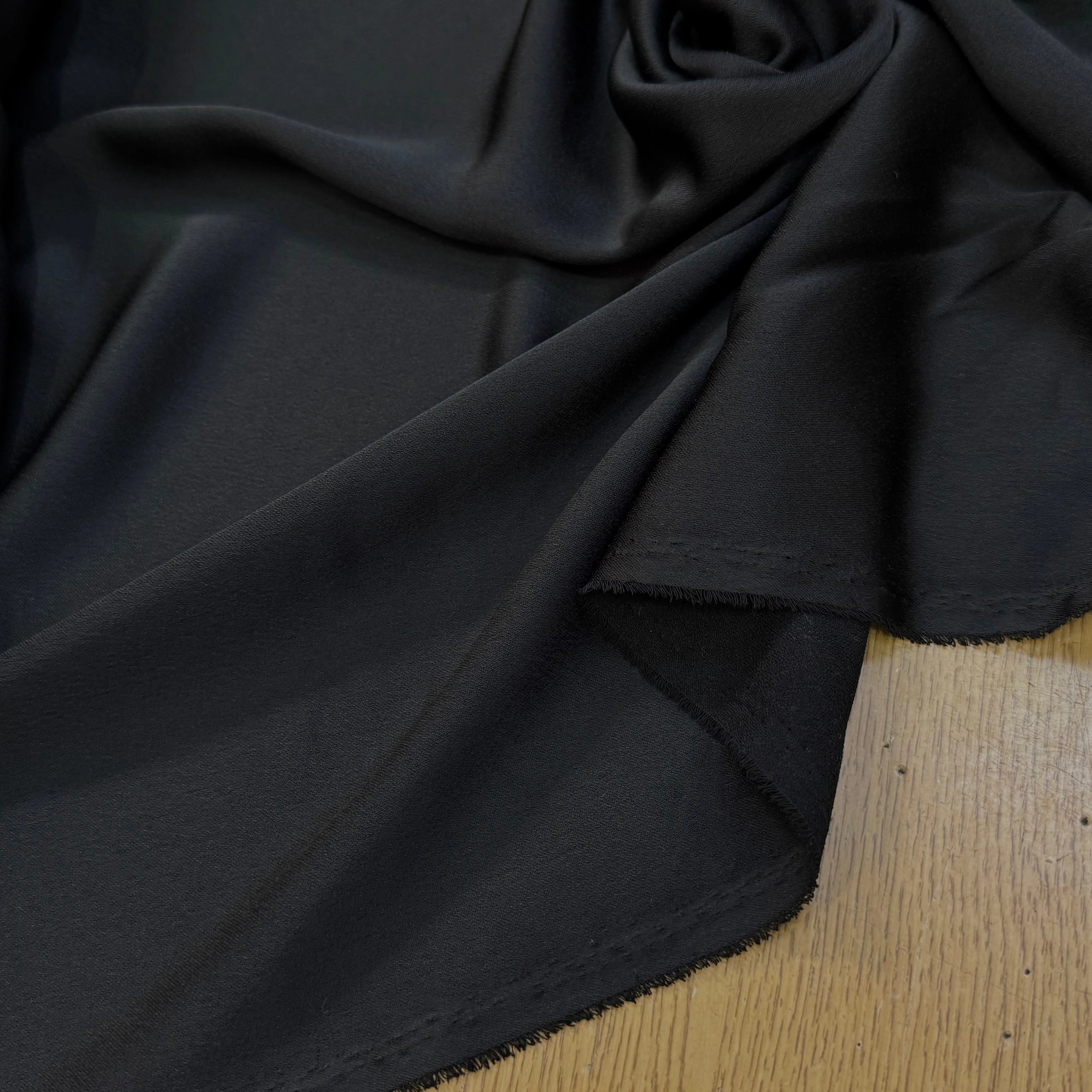 CREPE LOURD ENVERS SATIN NOIR QUALITÉ COUTURE - My Little Coupon