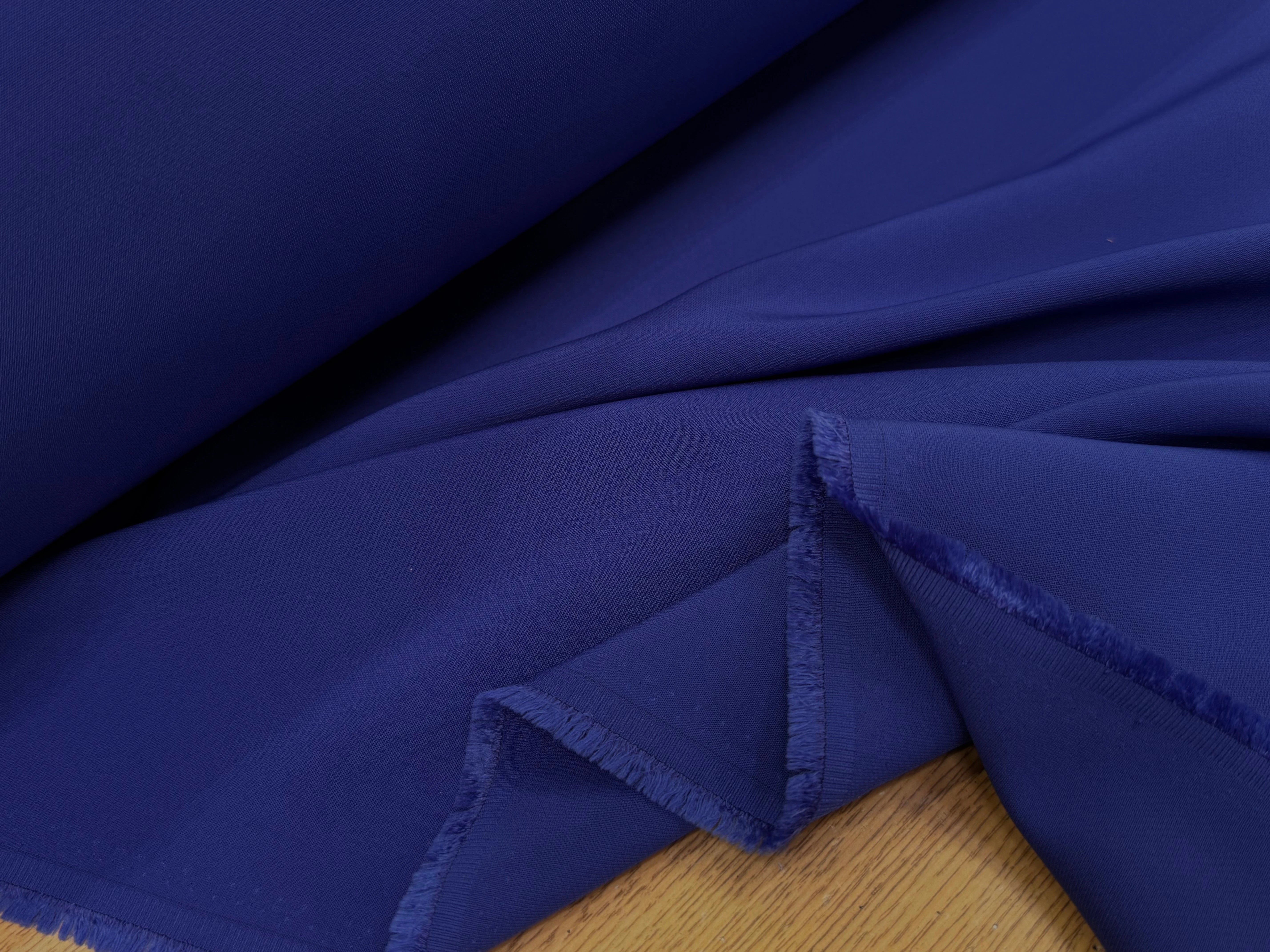 CREPE LOURD STRETCH BLEU SUPER TOMBÉ - My Little Coupon