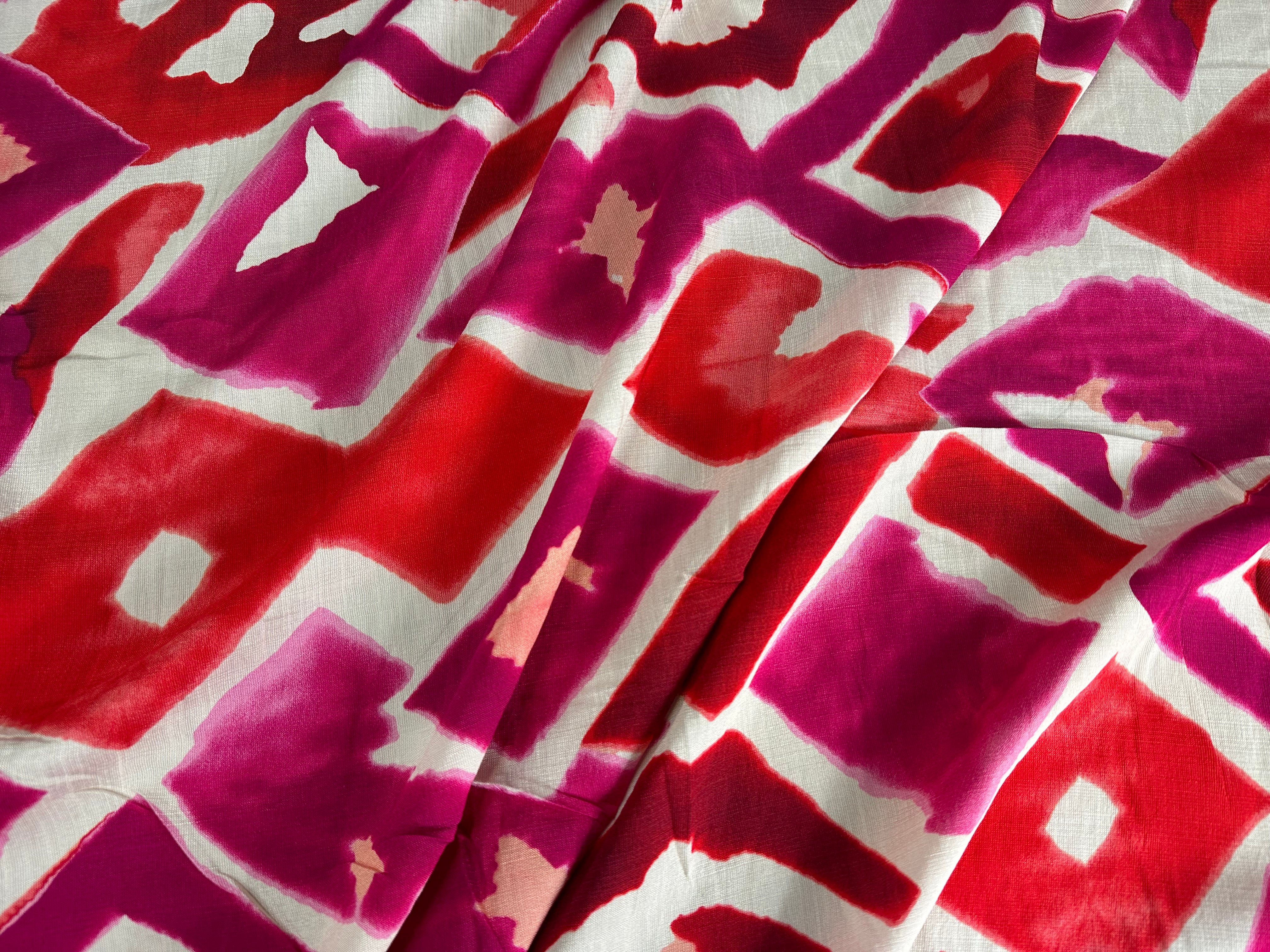 CRÊPE MAROCAIN VISCOSE GÉOMÉTRIE LOVE - My Little Coupon