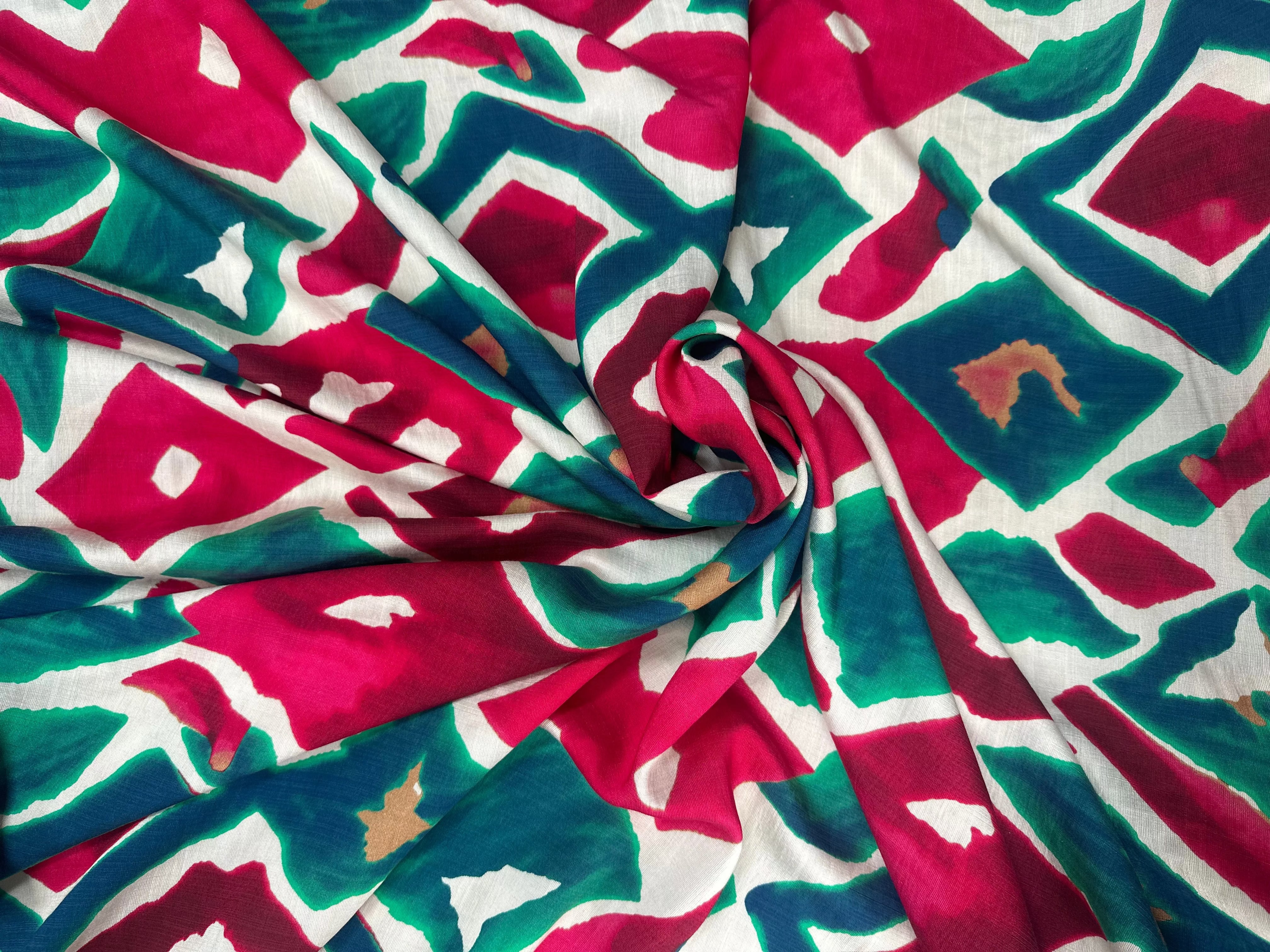 CREPE MAROCAIN VISCOSEE GÉOMÉTRIE LOVE & BLUE - My Little Coupon