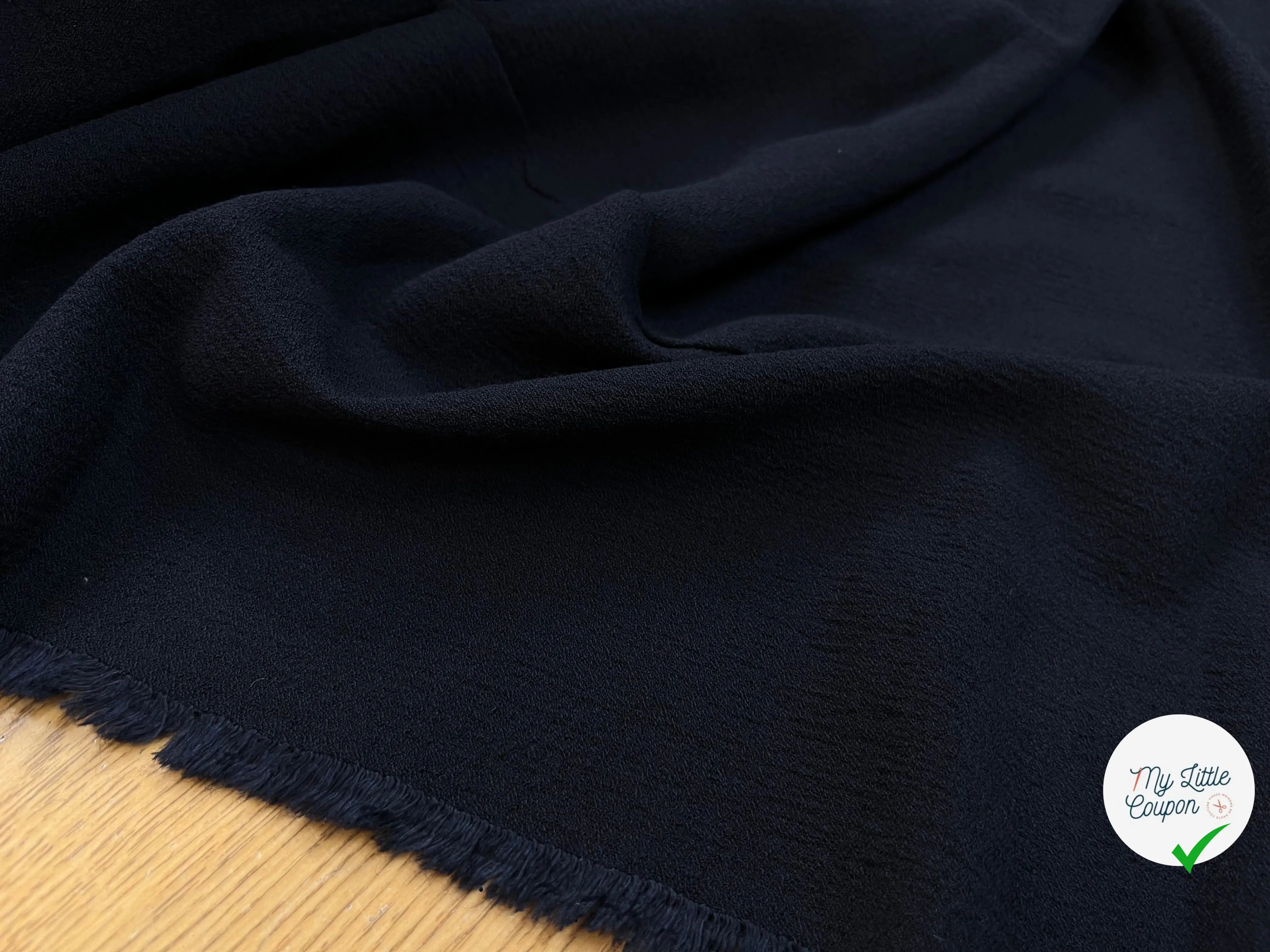 CREPE MAROCAIN VISCOSE UNI BLEU MARINE - My Little Coupon