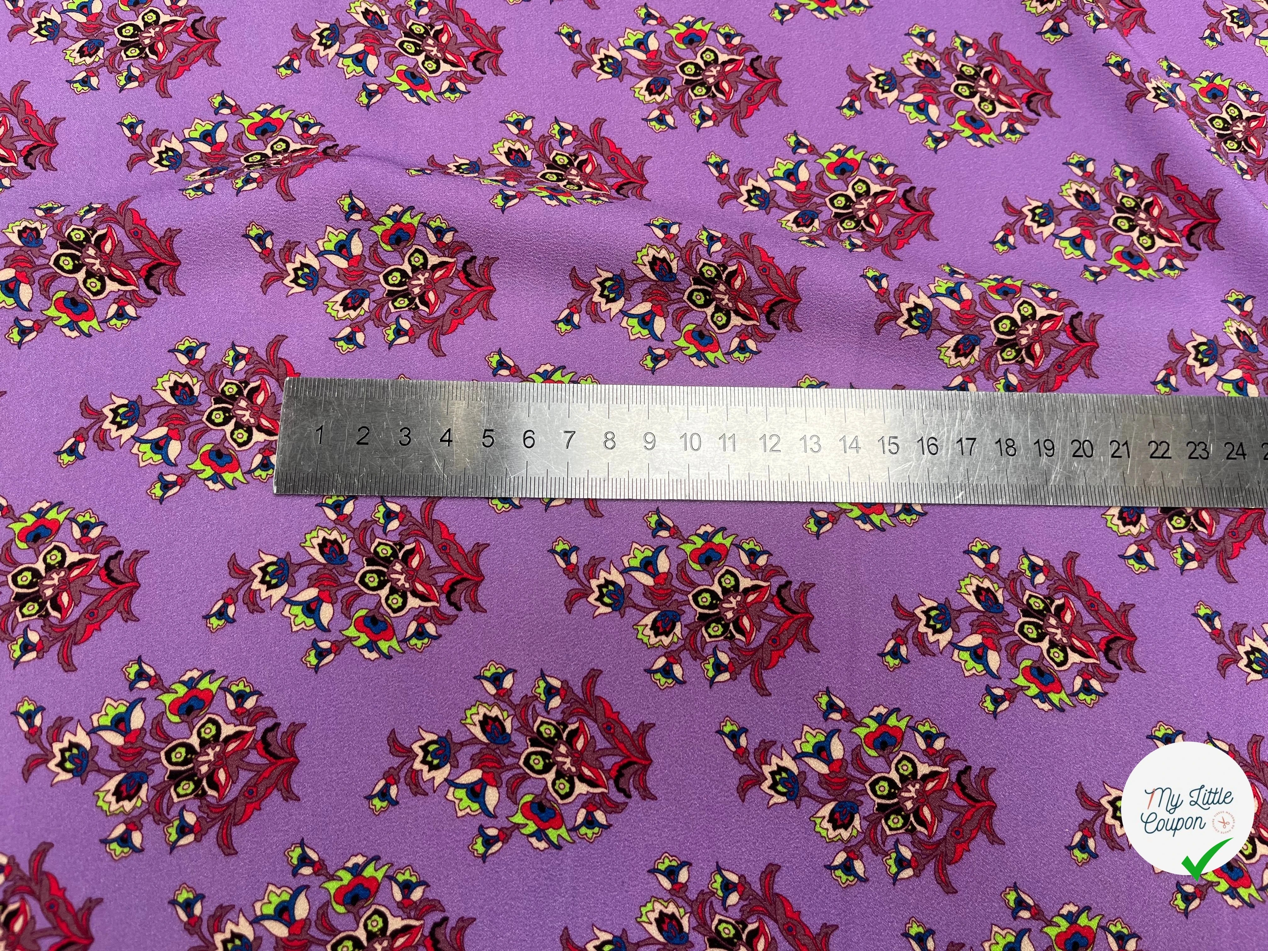 CREPE POLYESTER IMPRIMÉ FLEURS FOND VIOLET 148CM - My Little Coupon