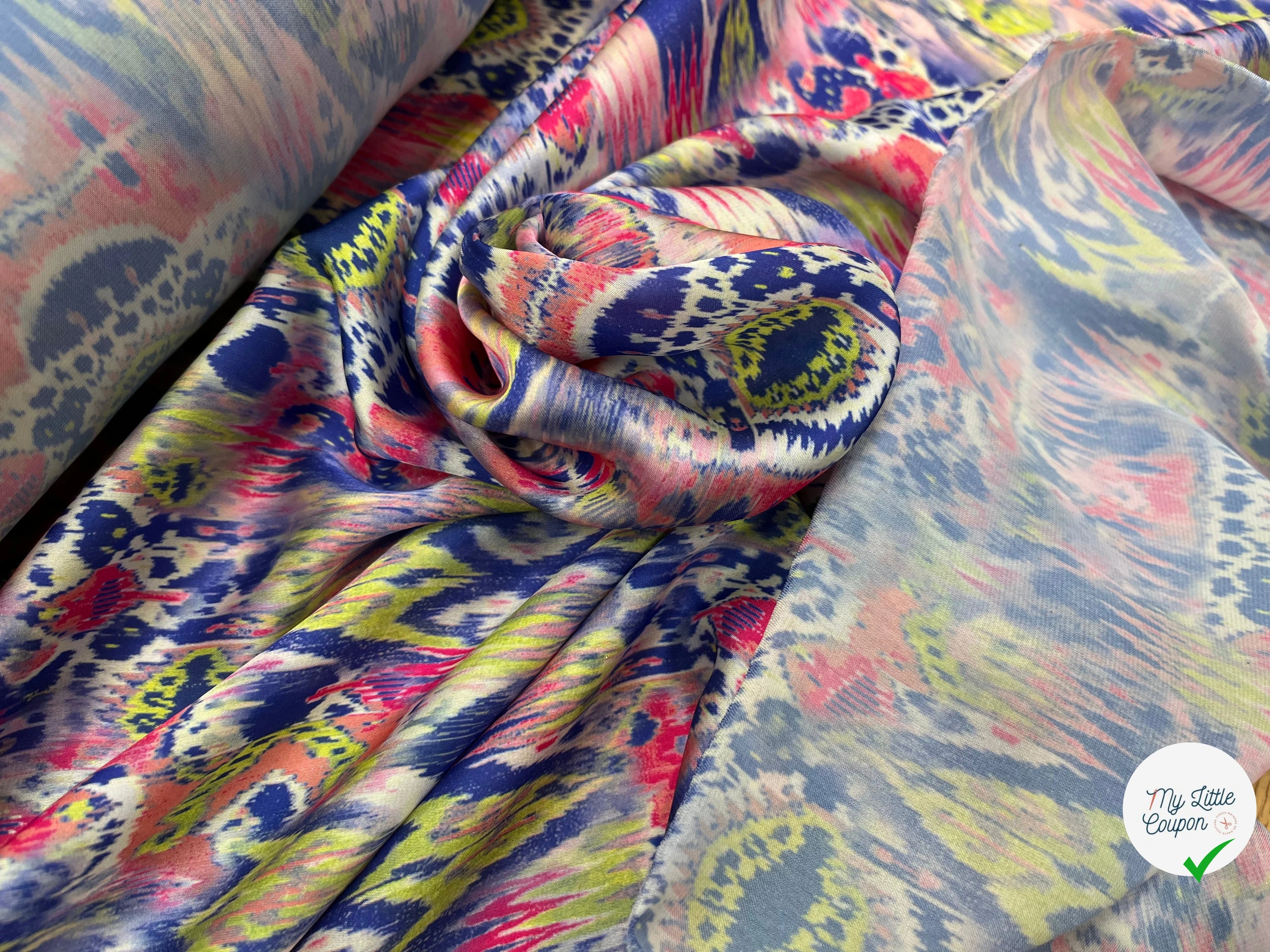 CREPE SATINÉ MOTIF TEMPLE AVEC UN OEIL TIE AND DYE - My Little Coupon