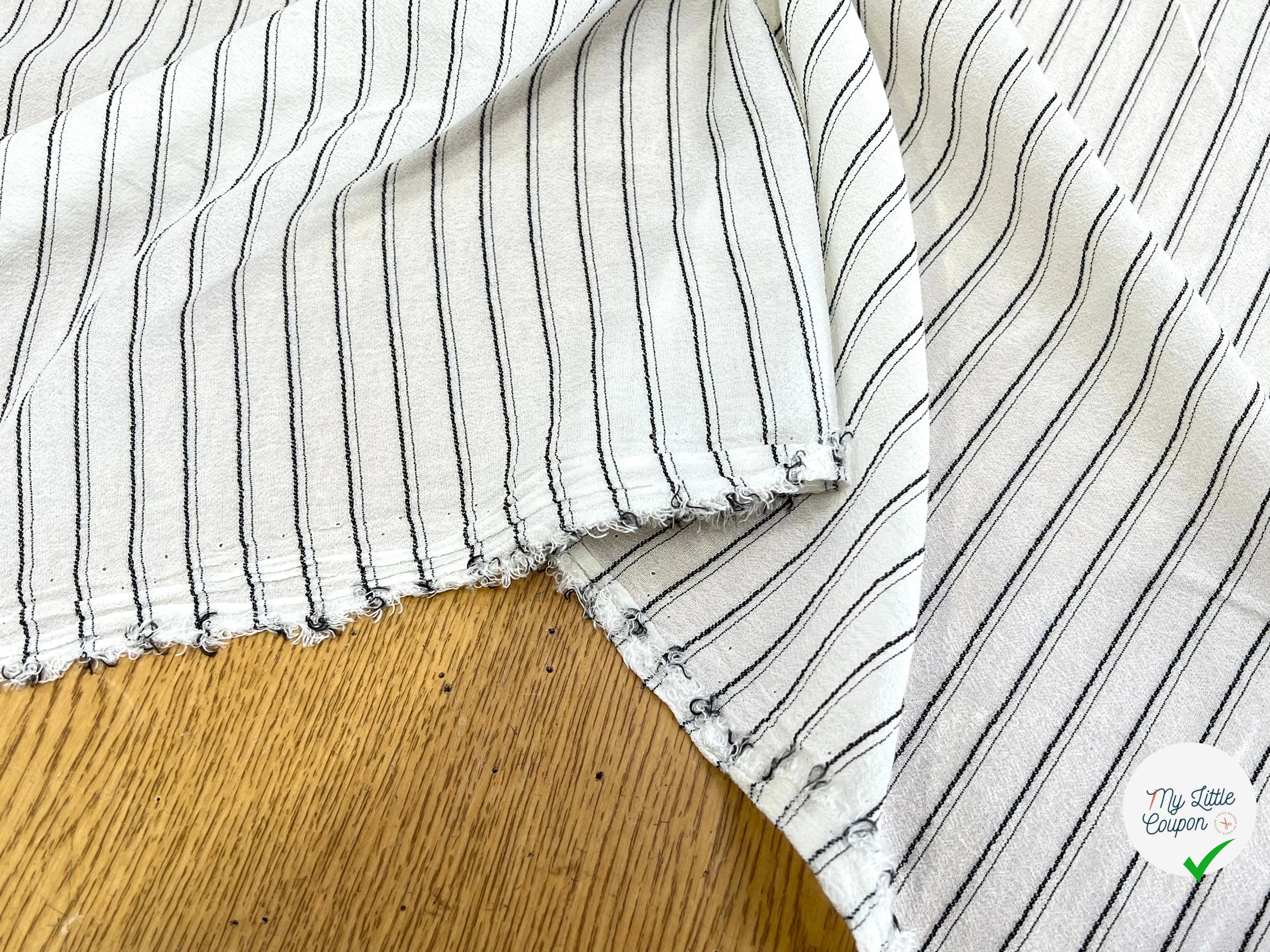 CREPE VISCOSE BLANC À RAYURES NOIRE FLUIDE - My Little Coupon
